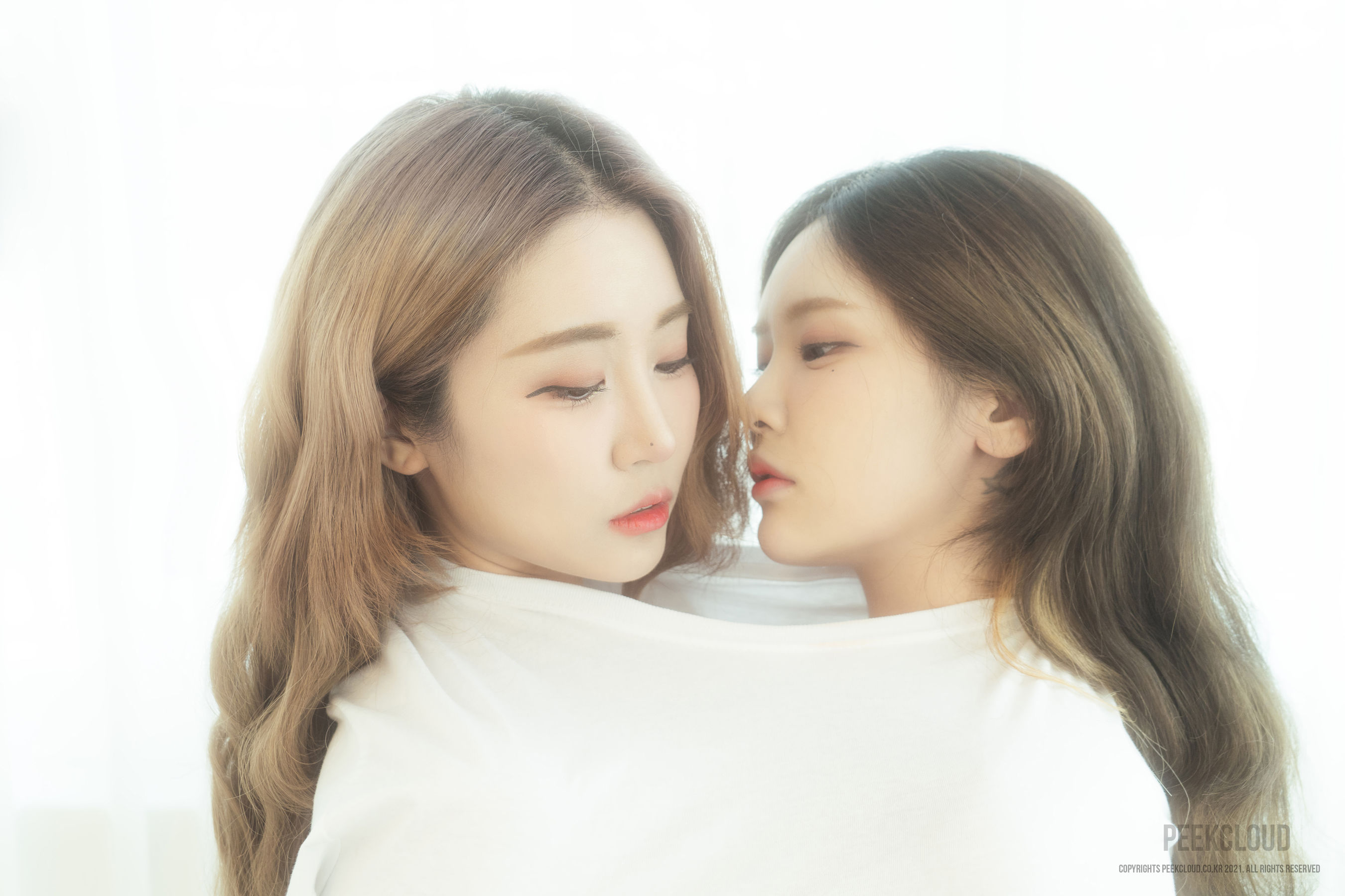 [PEEKCLOUD]  GirlCrush Bomi x Yuka - Christmas Twin Edition Xmas