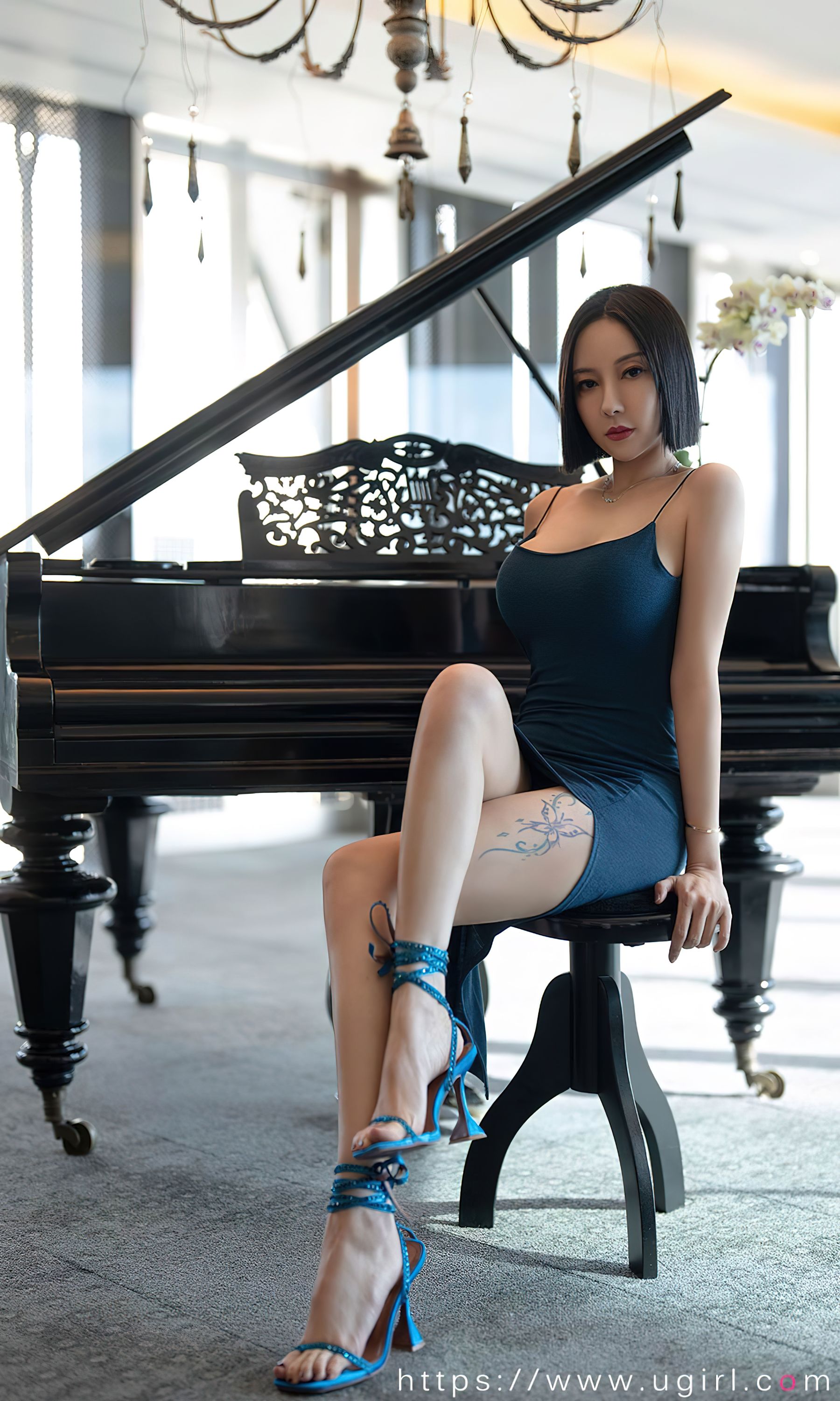 [爱尤物Ugirls] No.2448 果儿Victoria 爱情乐章