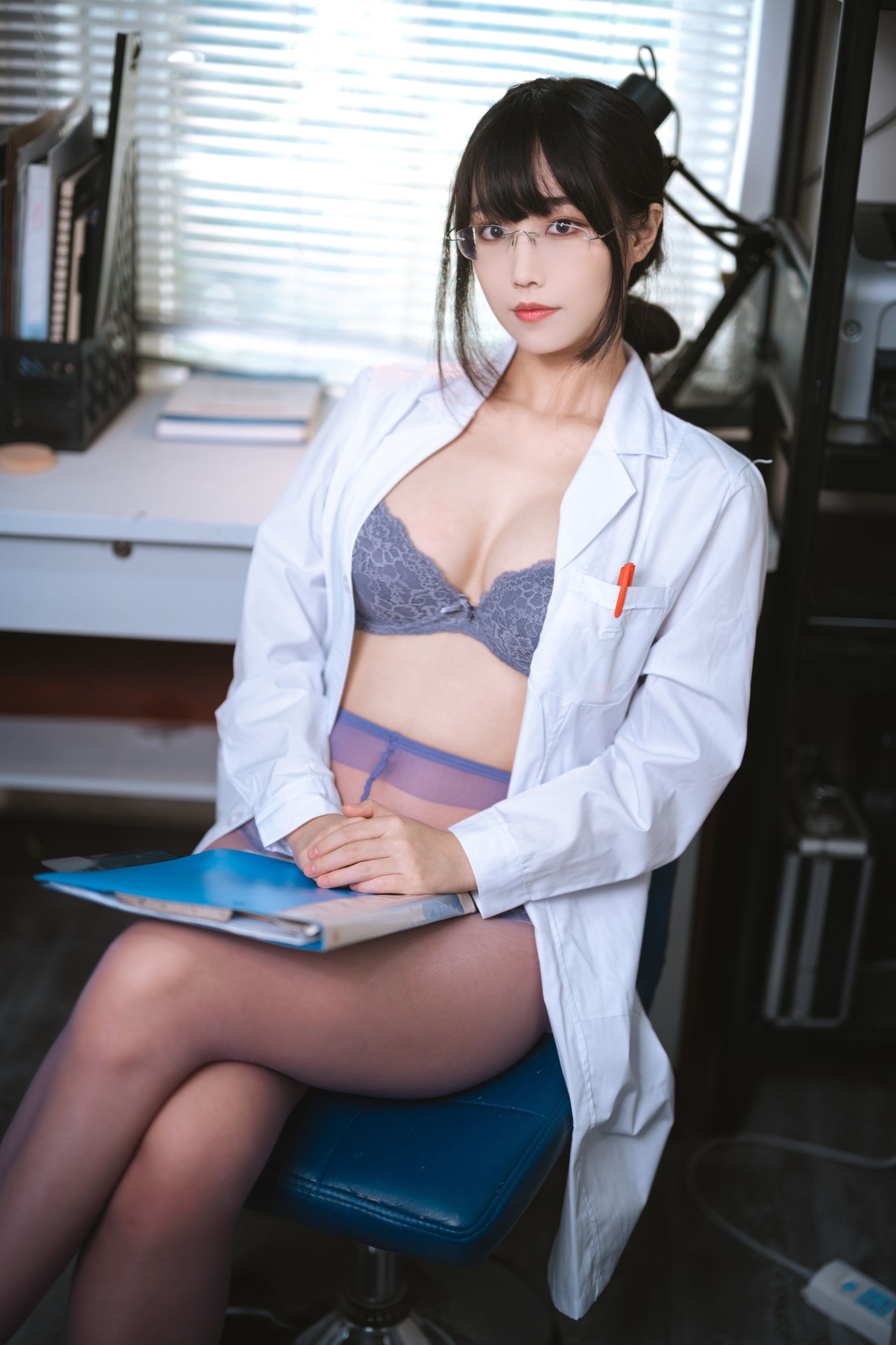 [福利COS] Cosplay汪知子 - 医生姐姐