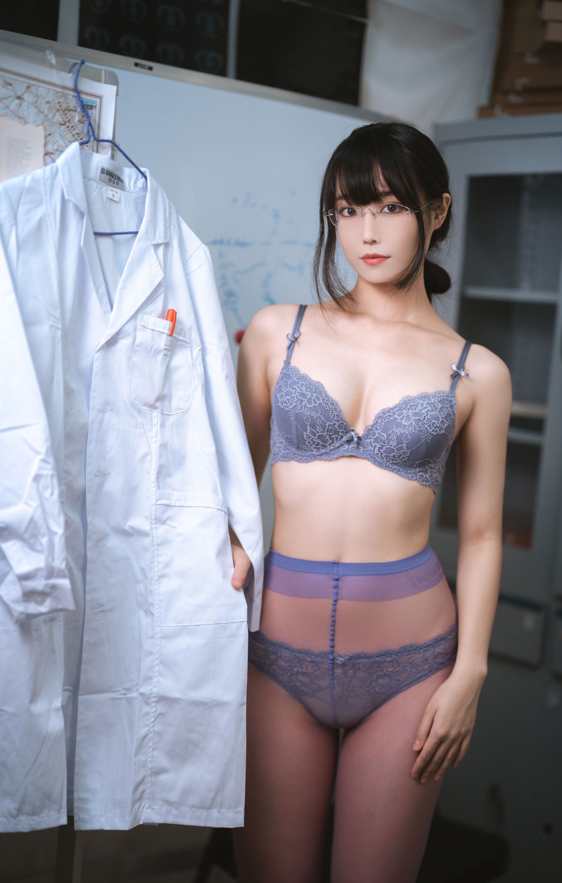 [福利COS] Cosplay汪知子 - 医生姐姐