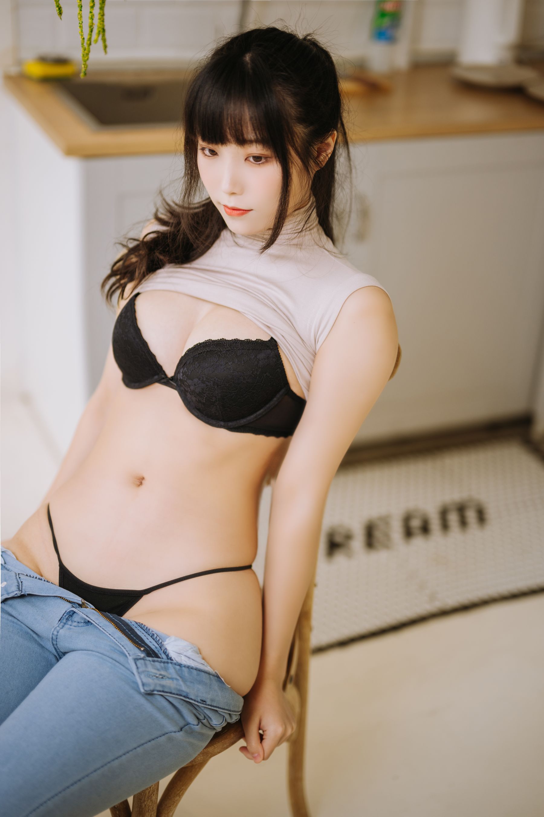 [福利COS] Cosplay汪知子 - 姐姐的牛仔裤