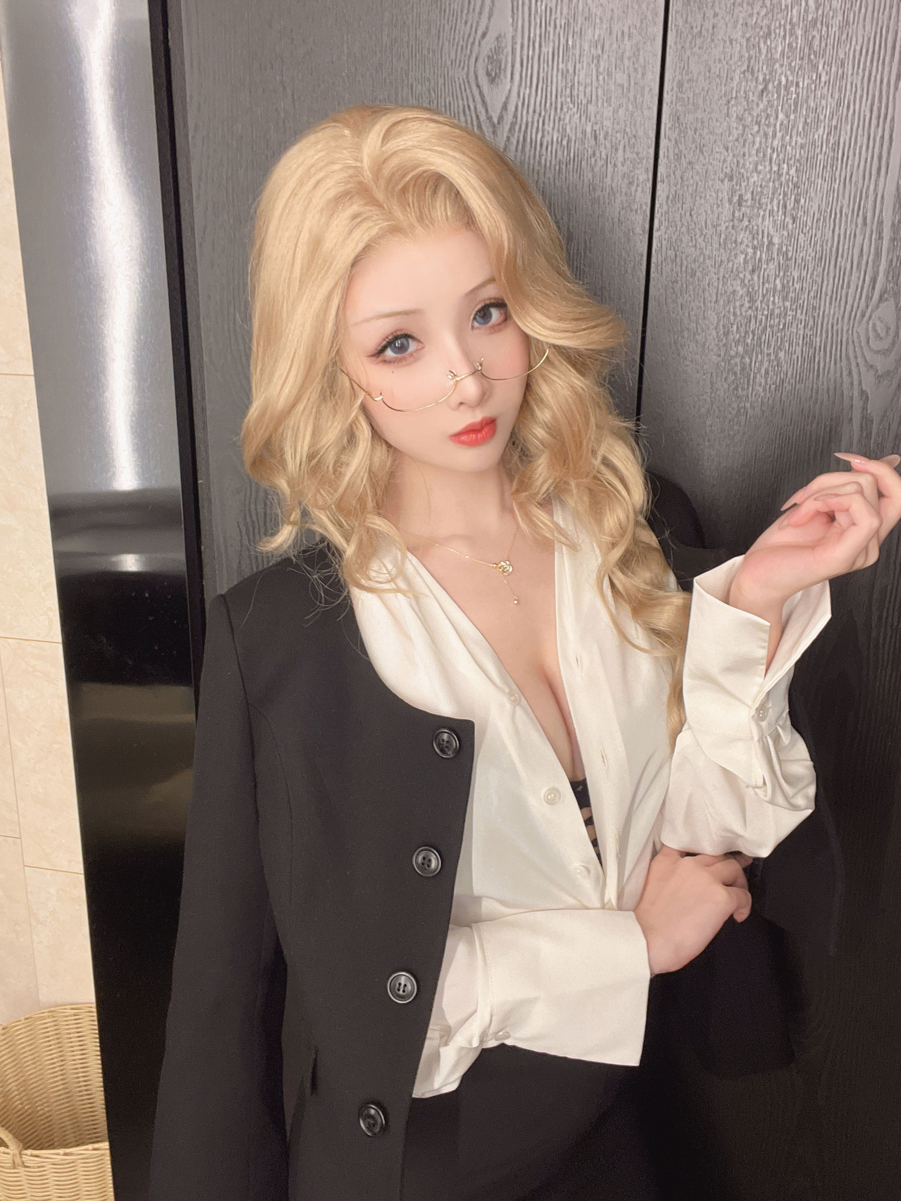 [福利COS] COS福利rioko凉凉子 - 女上司单人版