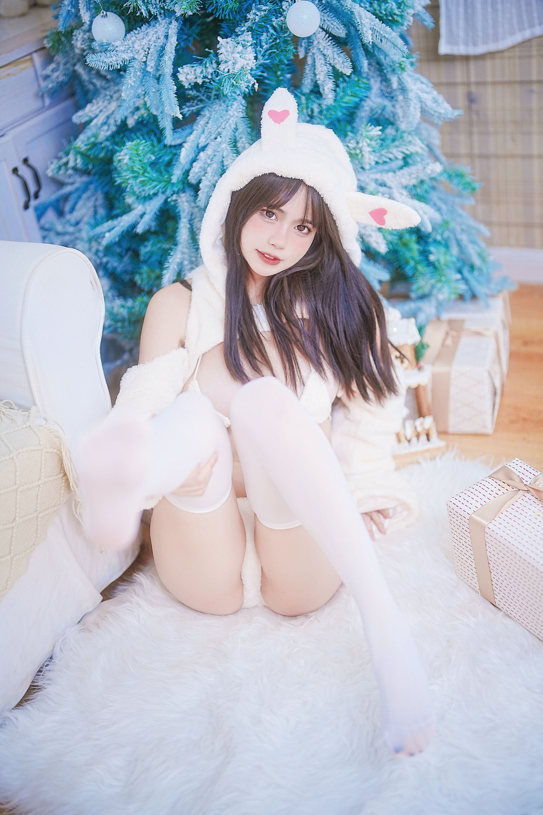 [福利COS] Tina很妖孽呀 - 小兔子乖乖
