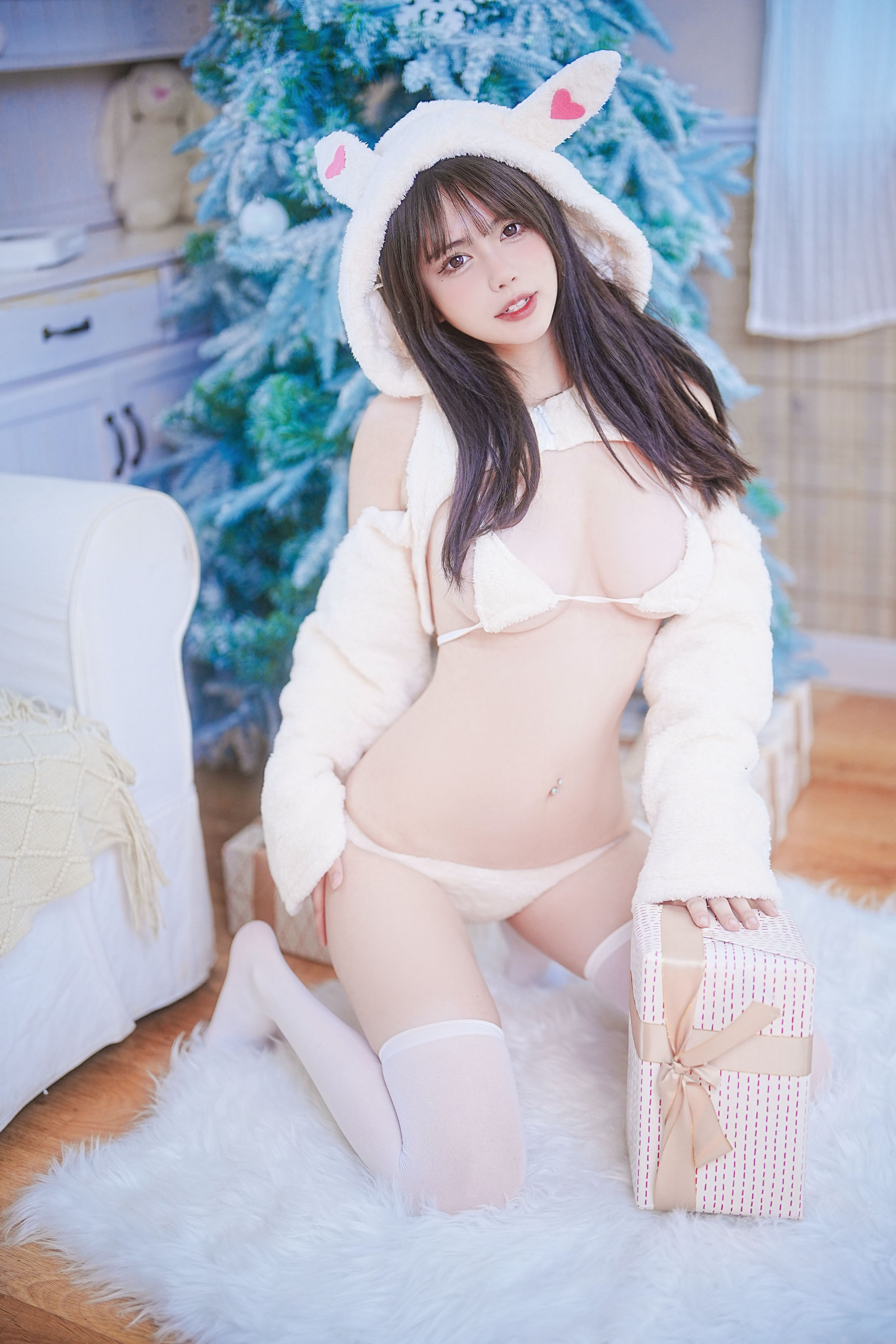 [福利COS] Tina很妖孽呀 - 小兔子乖乖