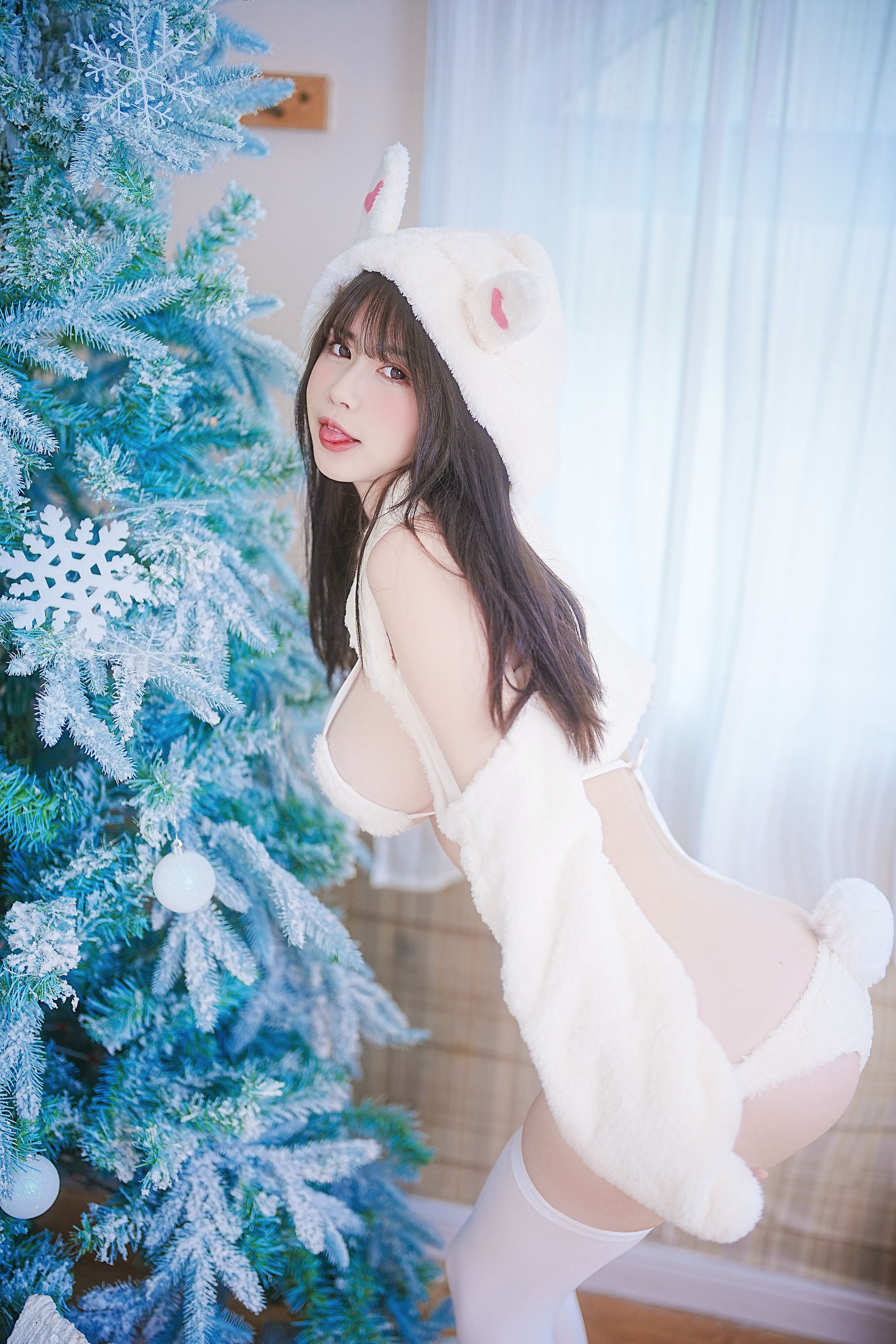 [福利COS] Tina很妖孽呀 - 小兔子乖乖