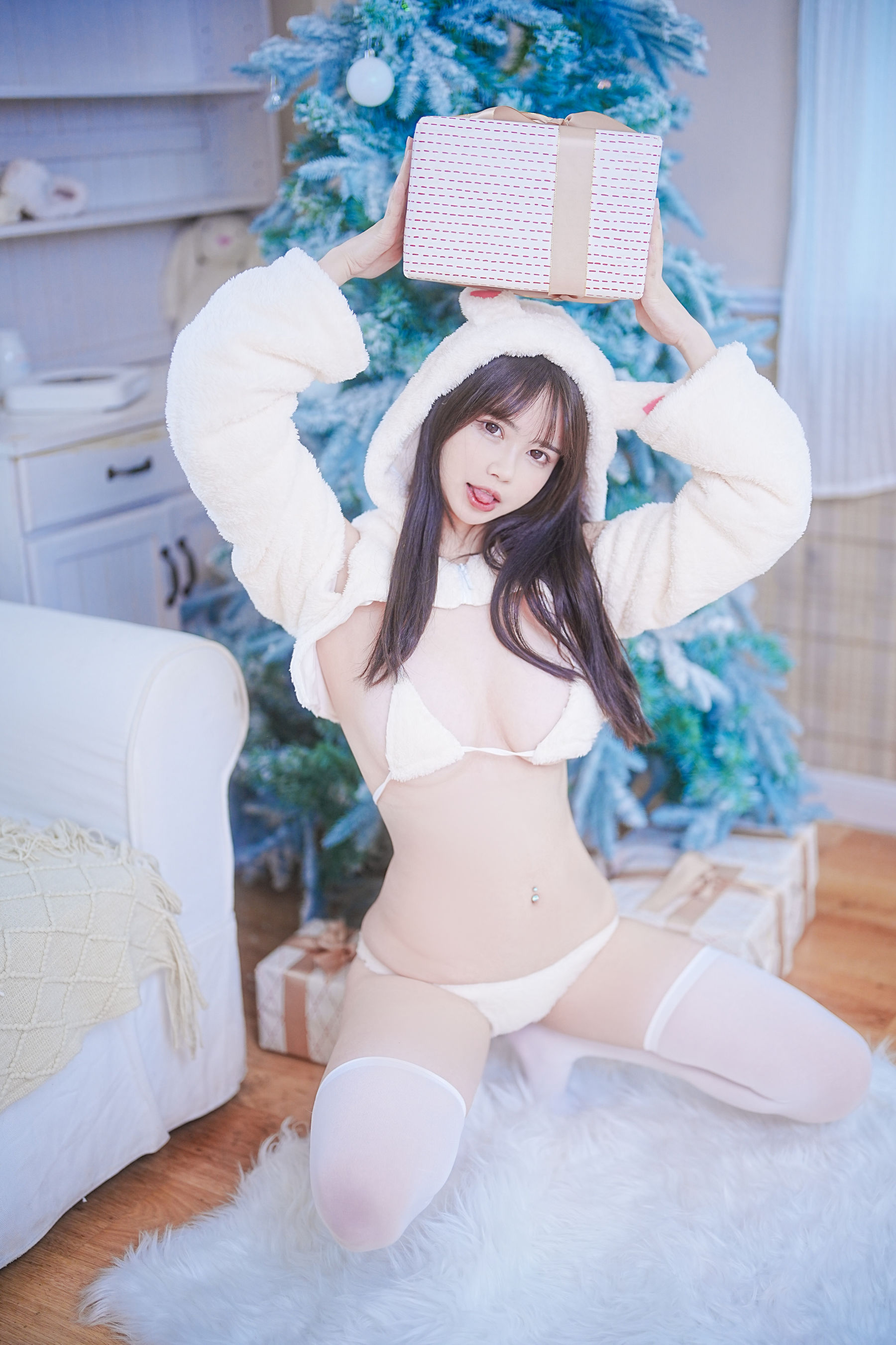 [福利COS] Tina很妖孽呀 - 小兔子乖乖