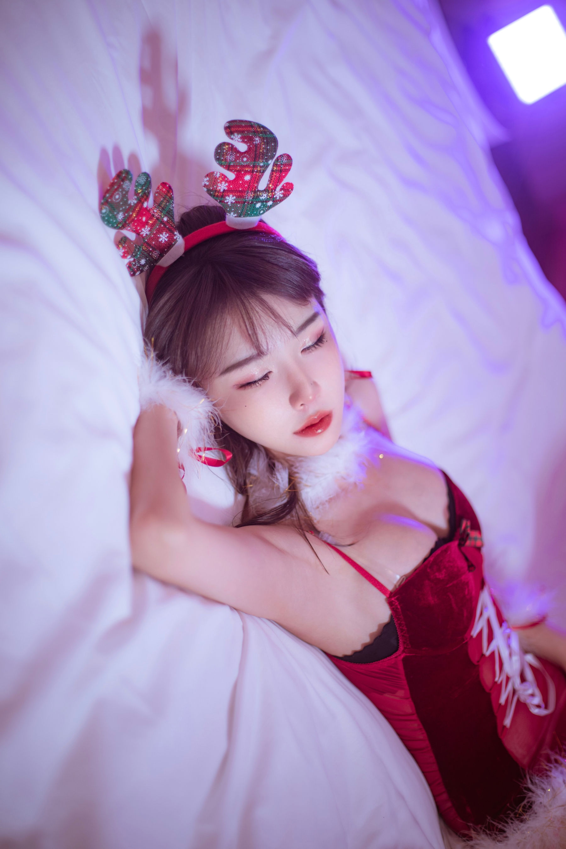 [福利COS] 余多多Dudu - 圣诞特辑写真