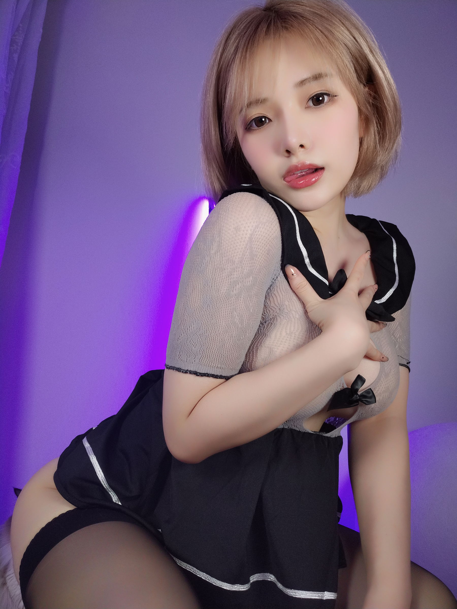 [福利COS] 动漫博主雯妹 - 网纱JK
