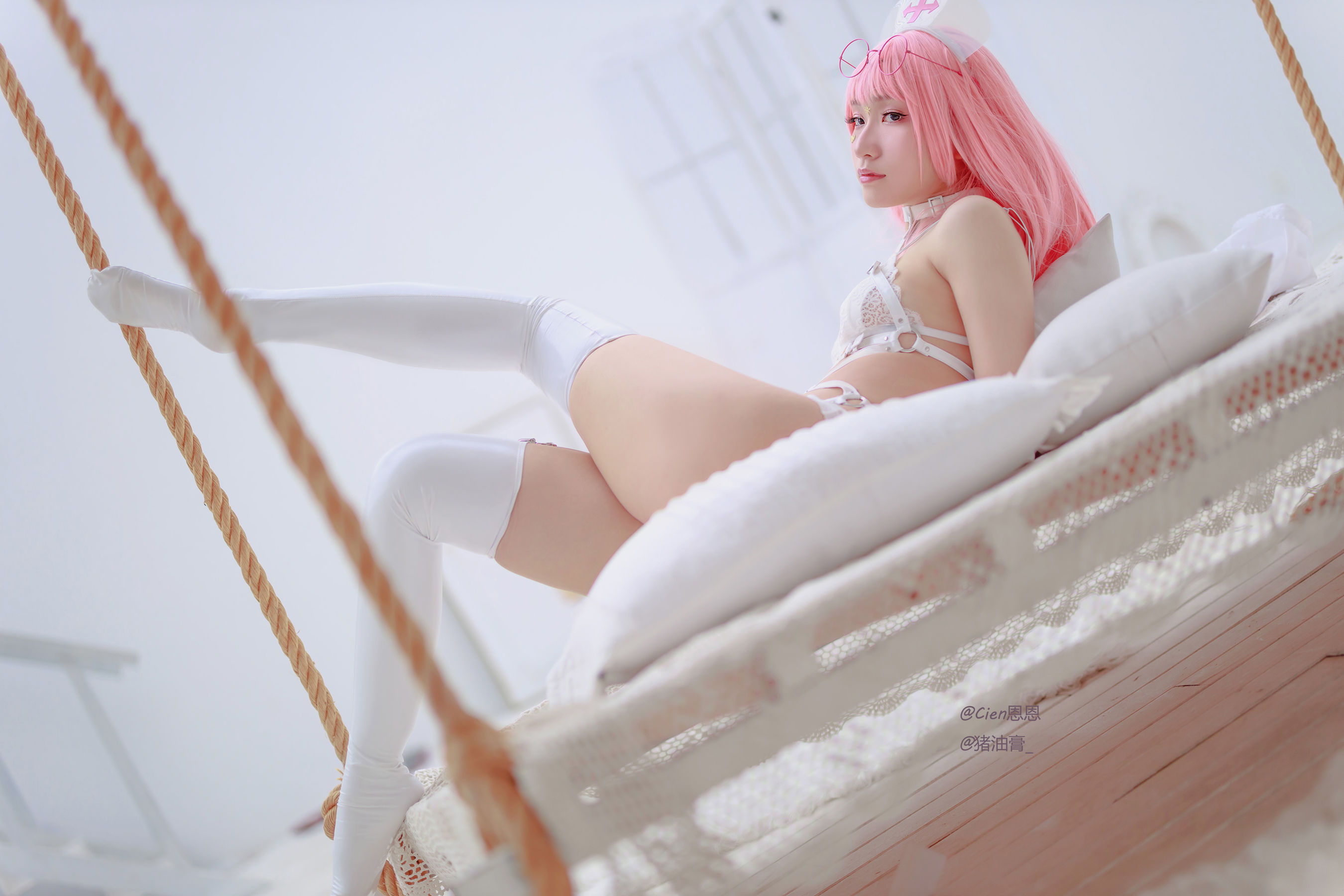 [福利COS] 微博COS妹子Cien恩恩 - 护士