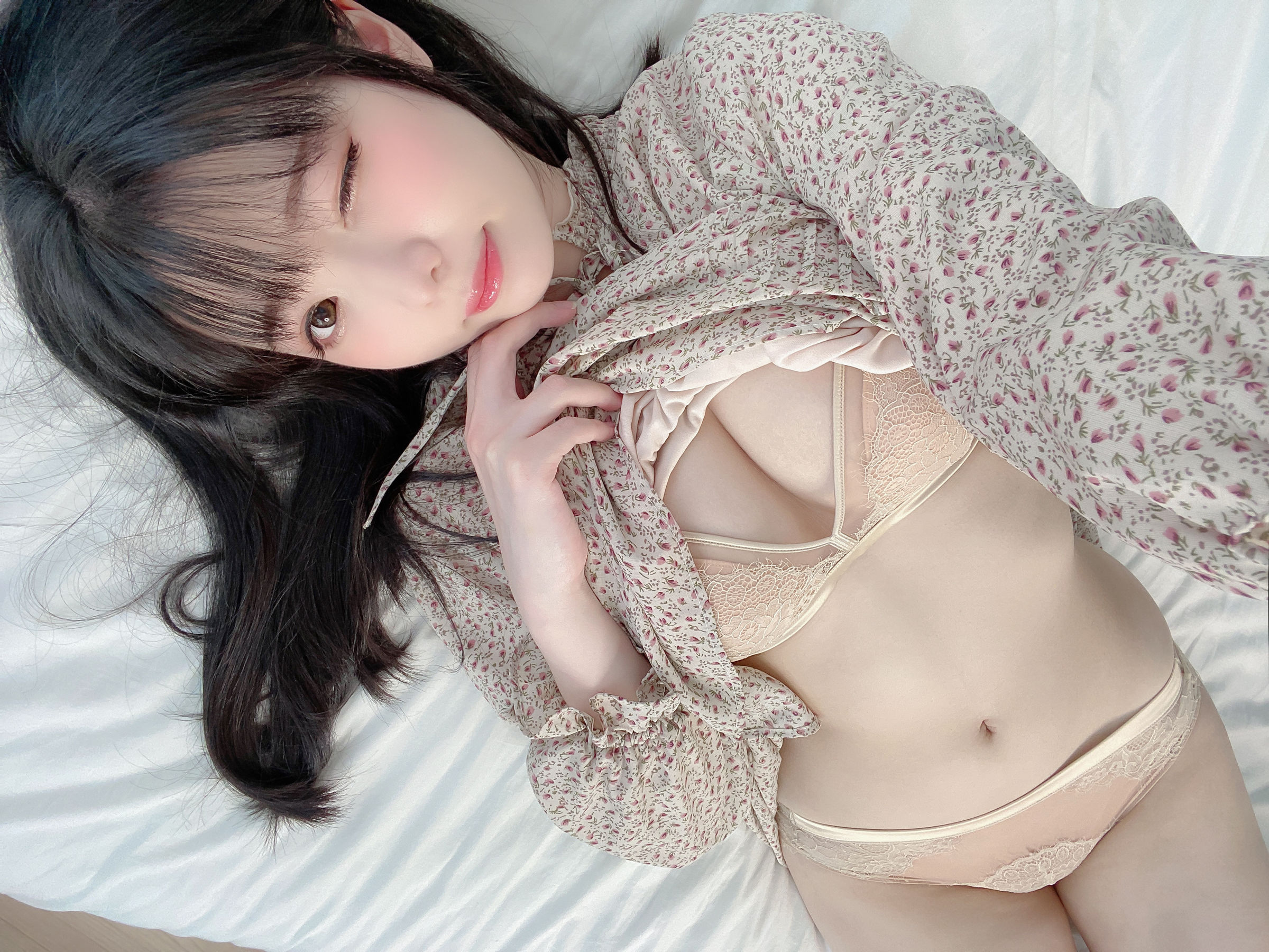 [福利COS] 微博妹纸霜月shimo[fantia] 2022-12-16 私服
