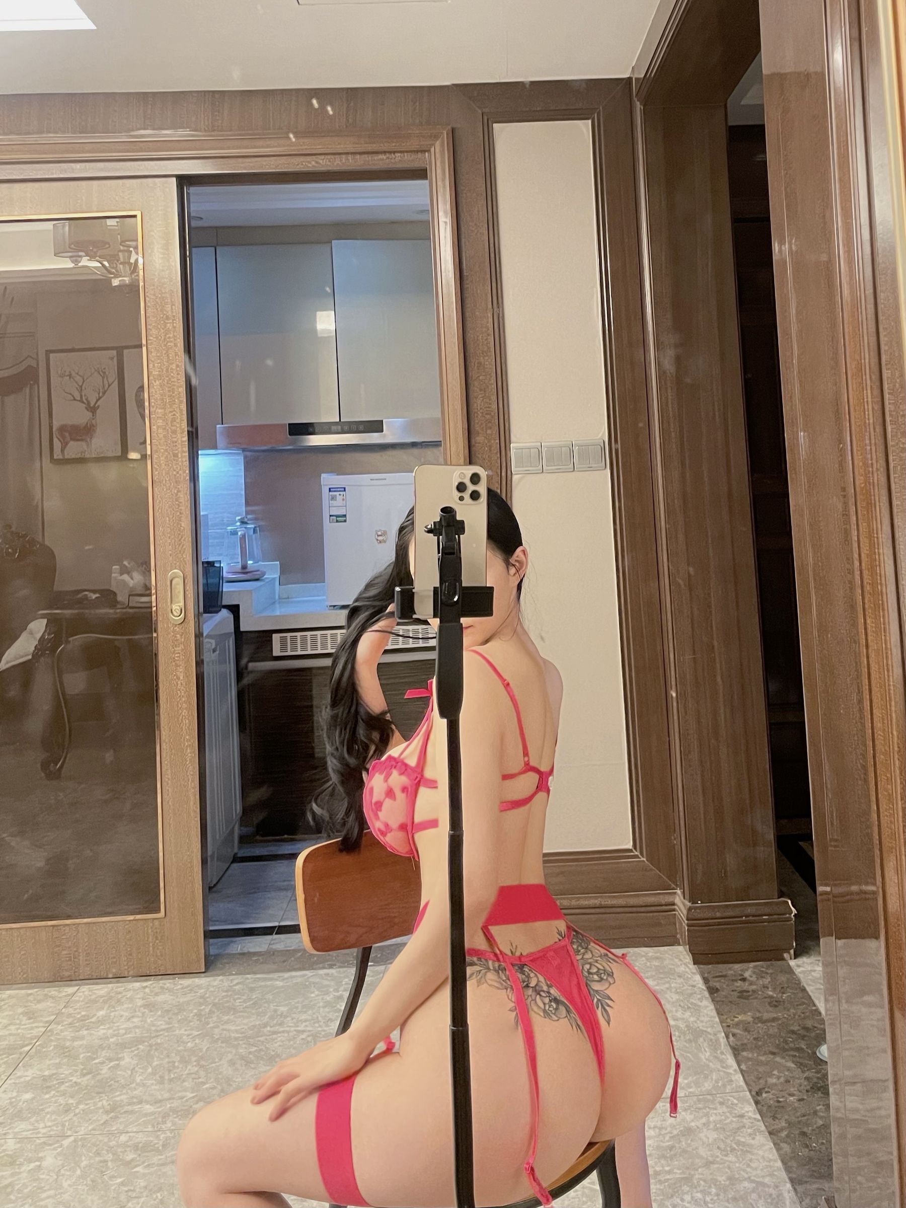 [福利COS] 美臀女神左公子666 微密圈VIP付费私拍美照合集2