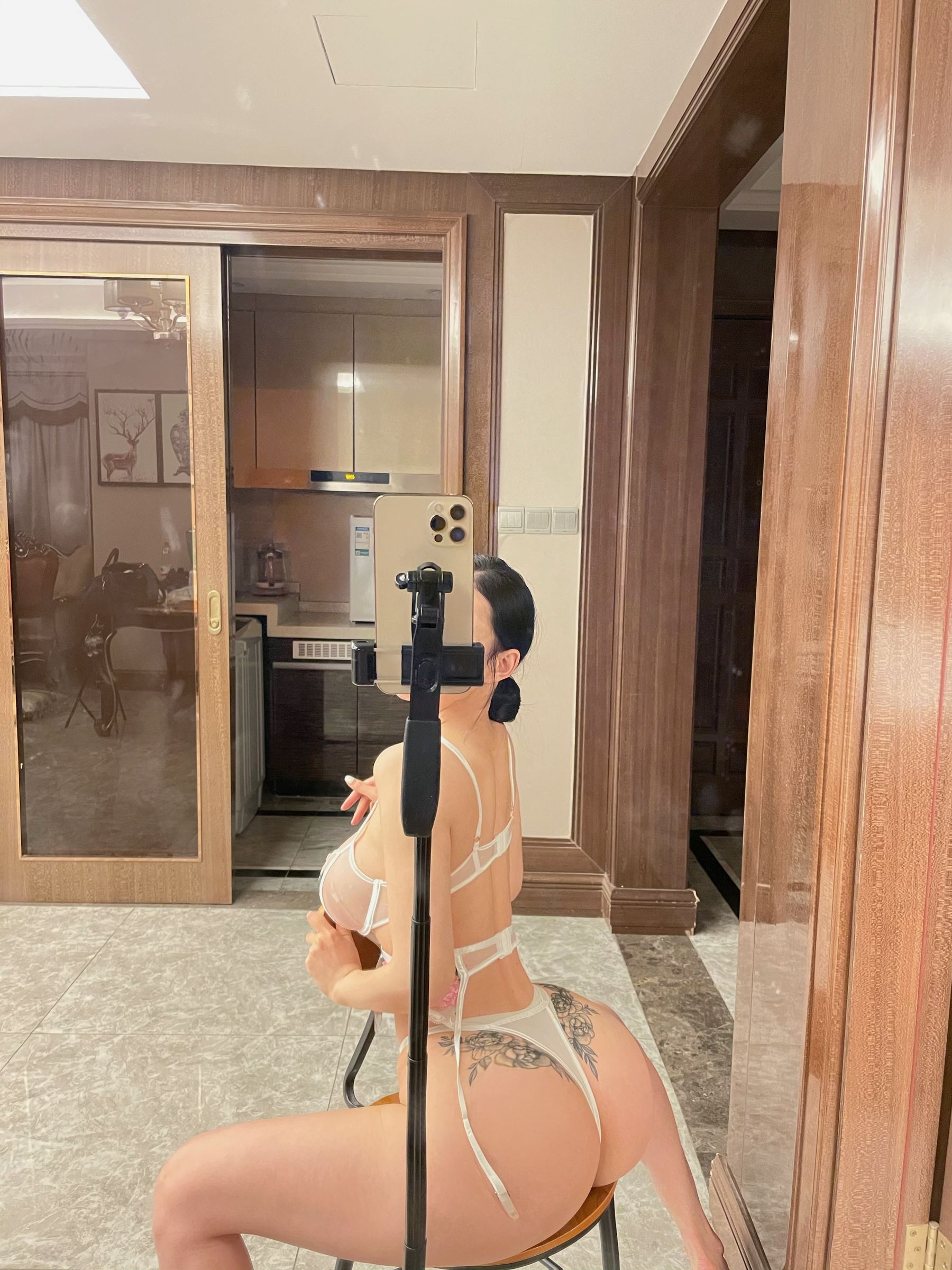 [福利COS] 美臀女神左公子666 微密圈VIP付费私拍美照合集2