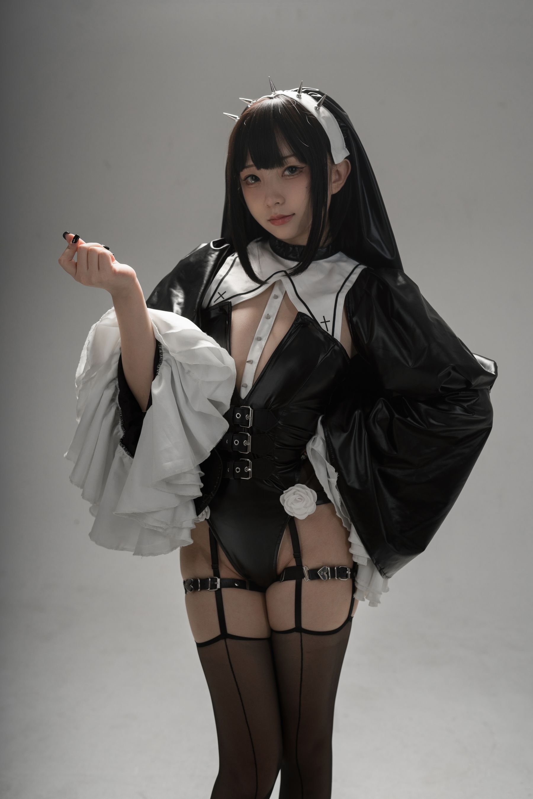 [福利COS] 花铃 - 杀戮修女