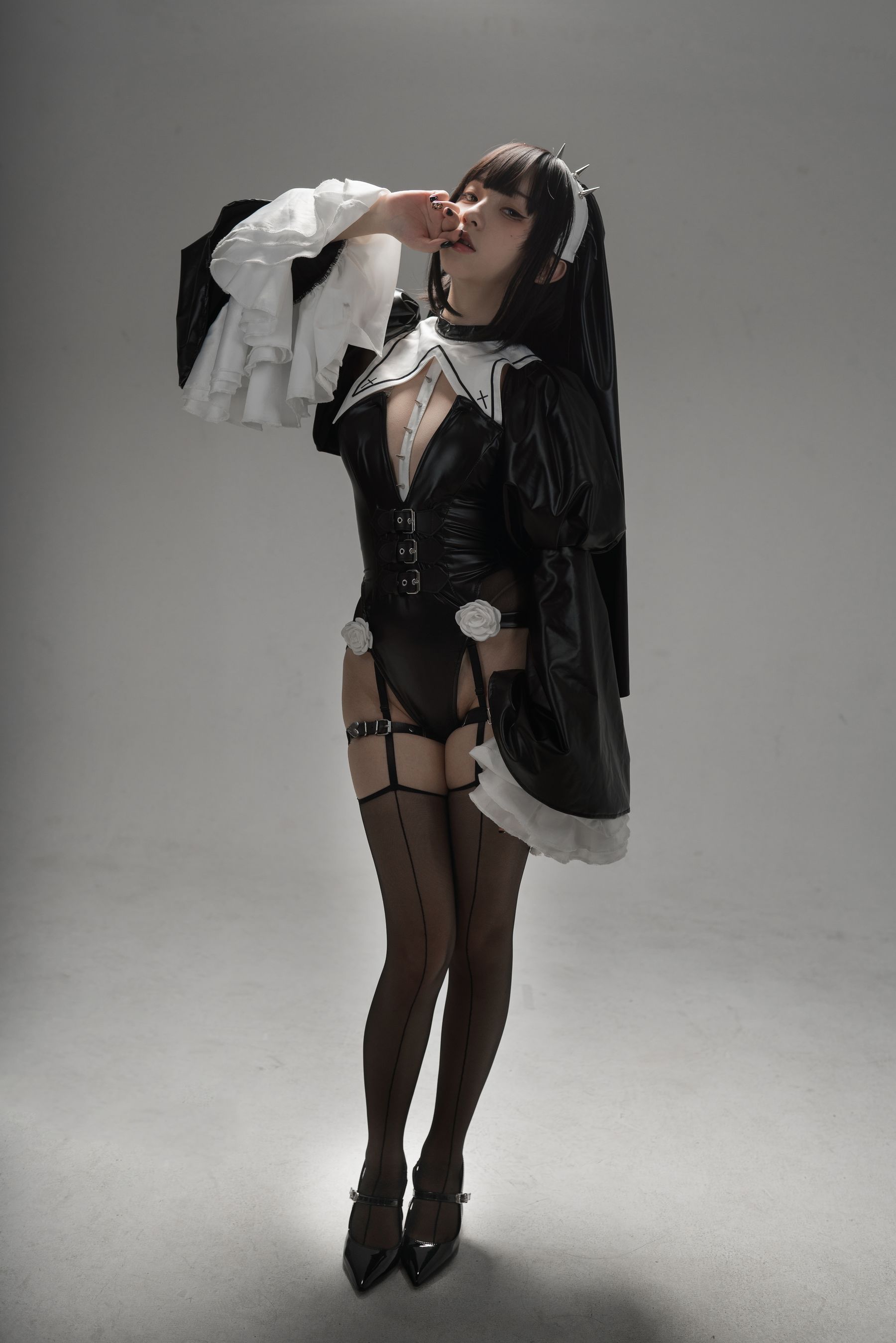 [福利COS] 花铃 - 杀戮修女
