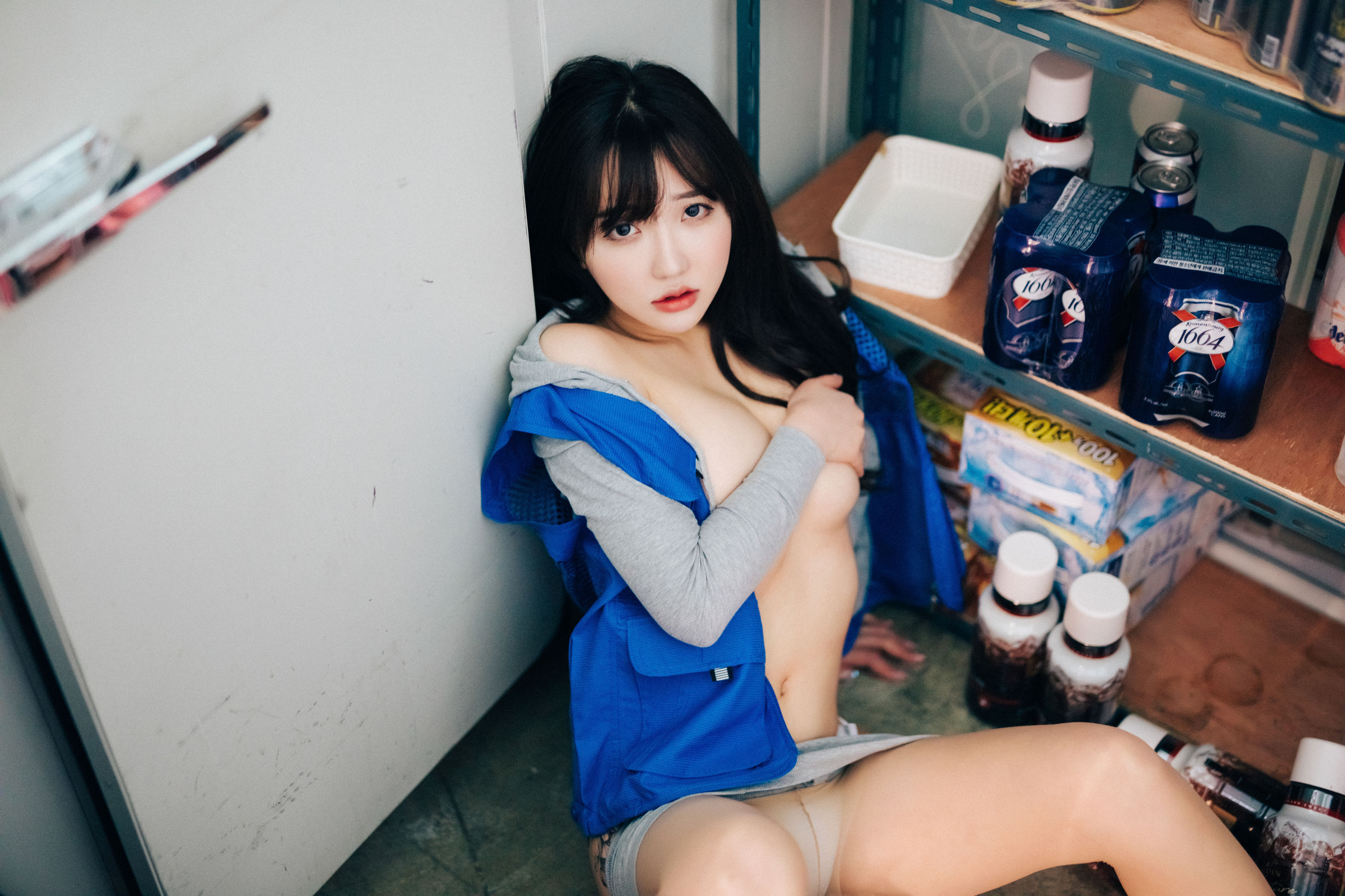 [LOOZY]  Yeeun - Convenience store part timer S.Ver