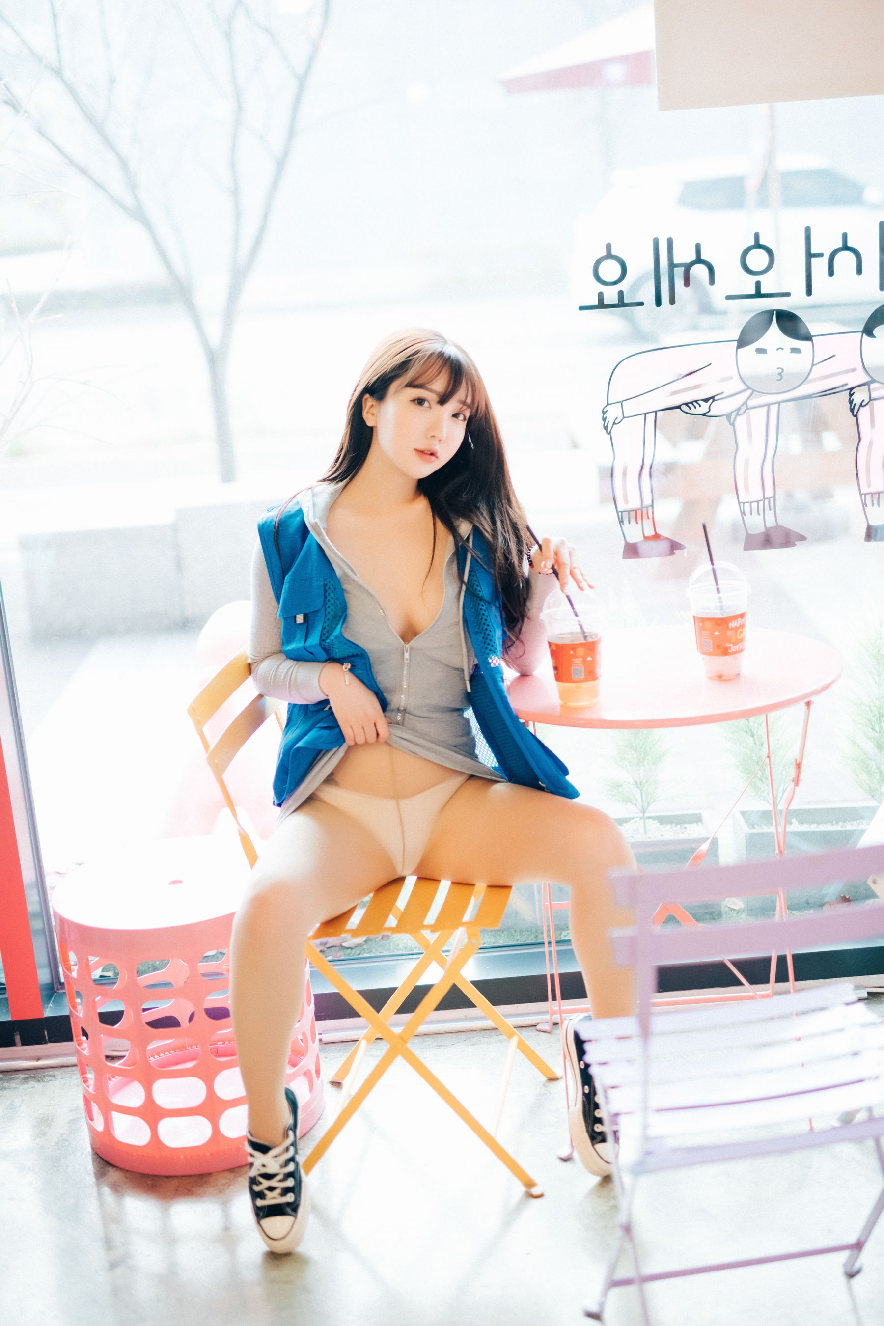 [LOOZY]  Yeeun - Convenience store part timer S.Ver
