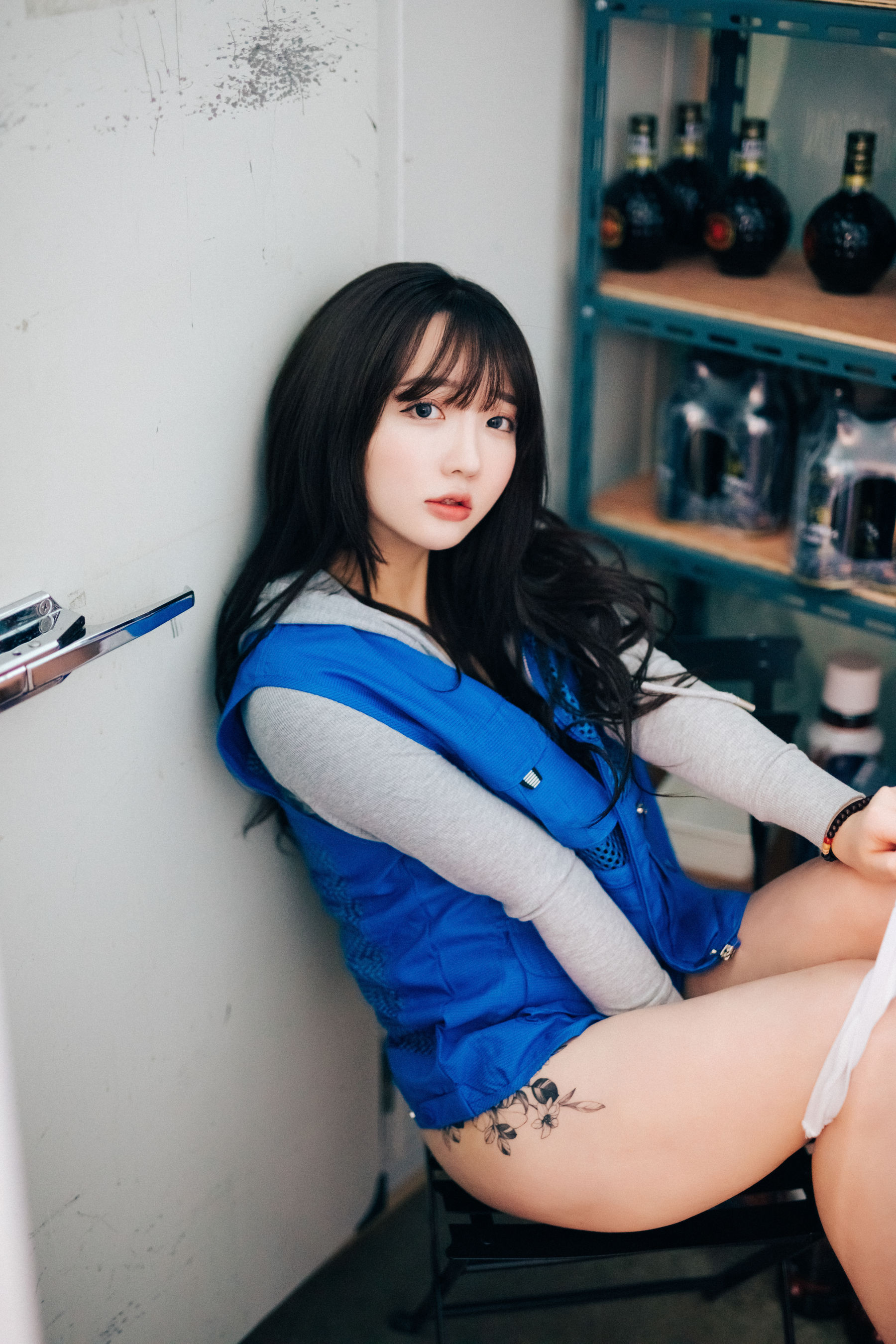 [LOOZY]  Yeeun - Convenience store part timer S.Ver