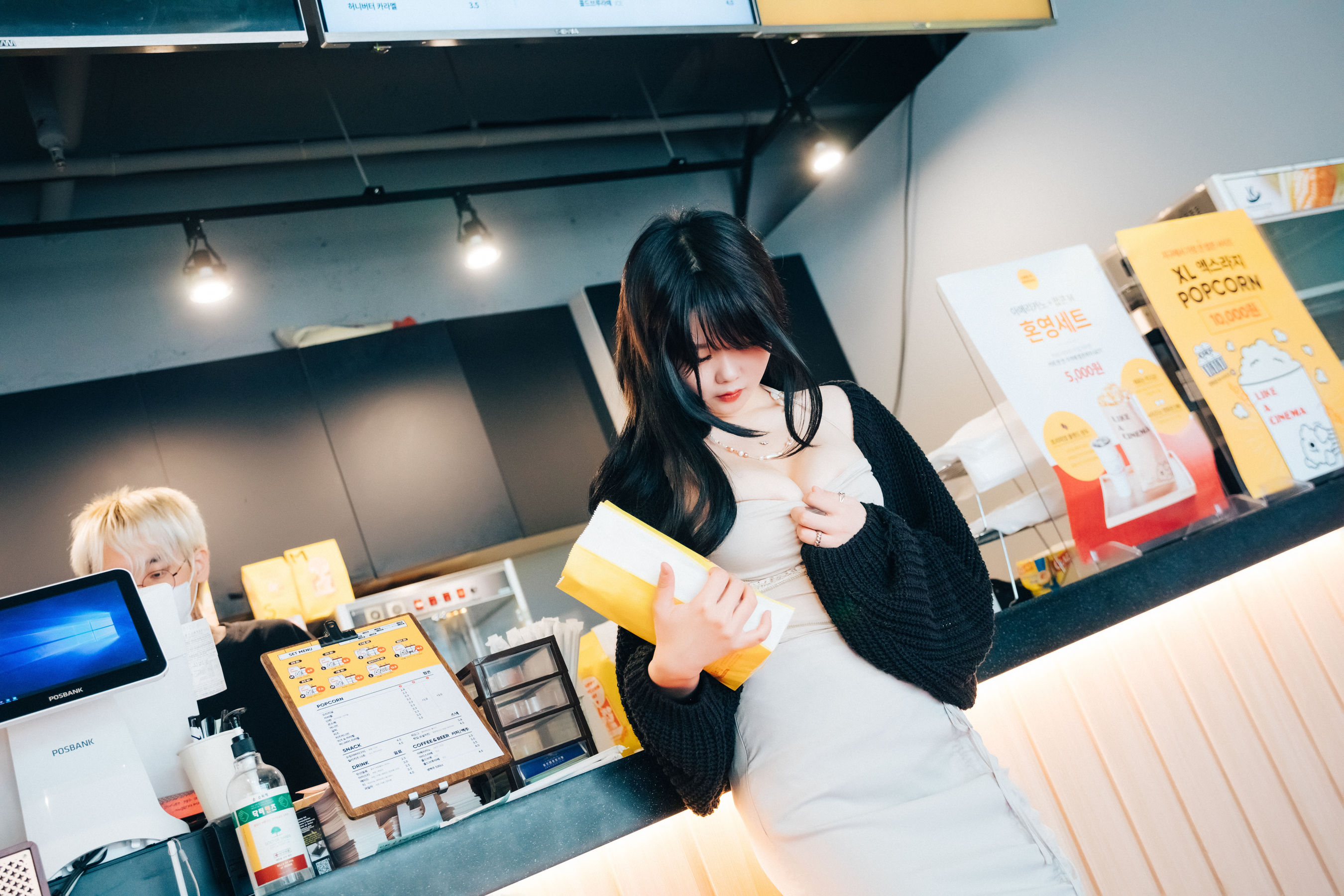 [LOOZY]  Zia - xxx in the theater S.Ver