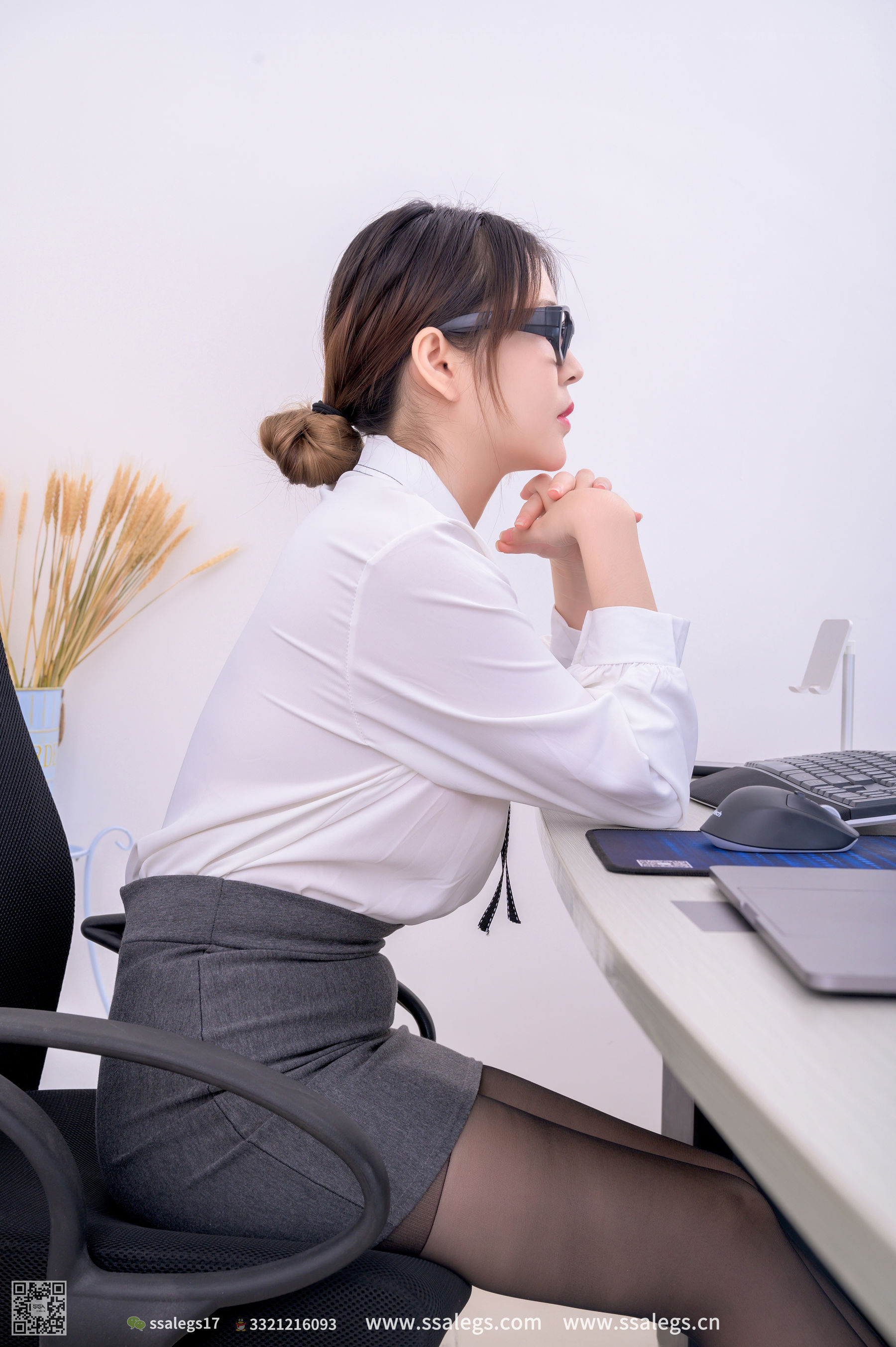 [SSA丝社]超清写真 No.463 春晓 女同事的丝袜诱惑(上)