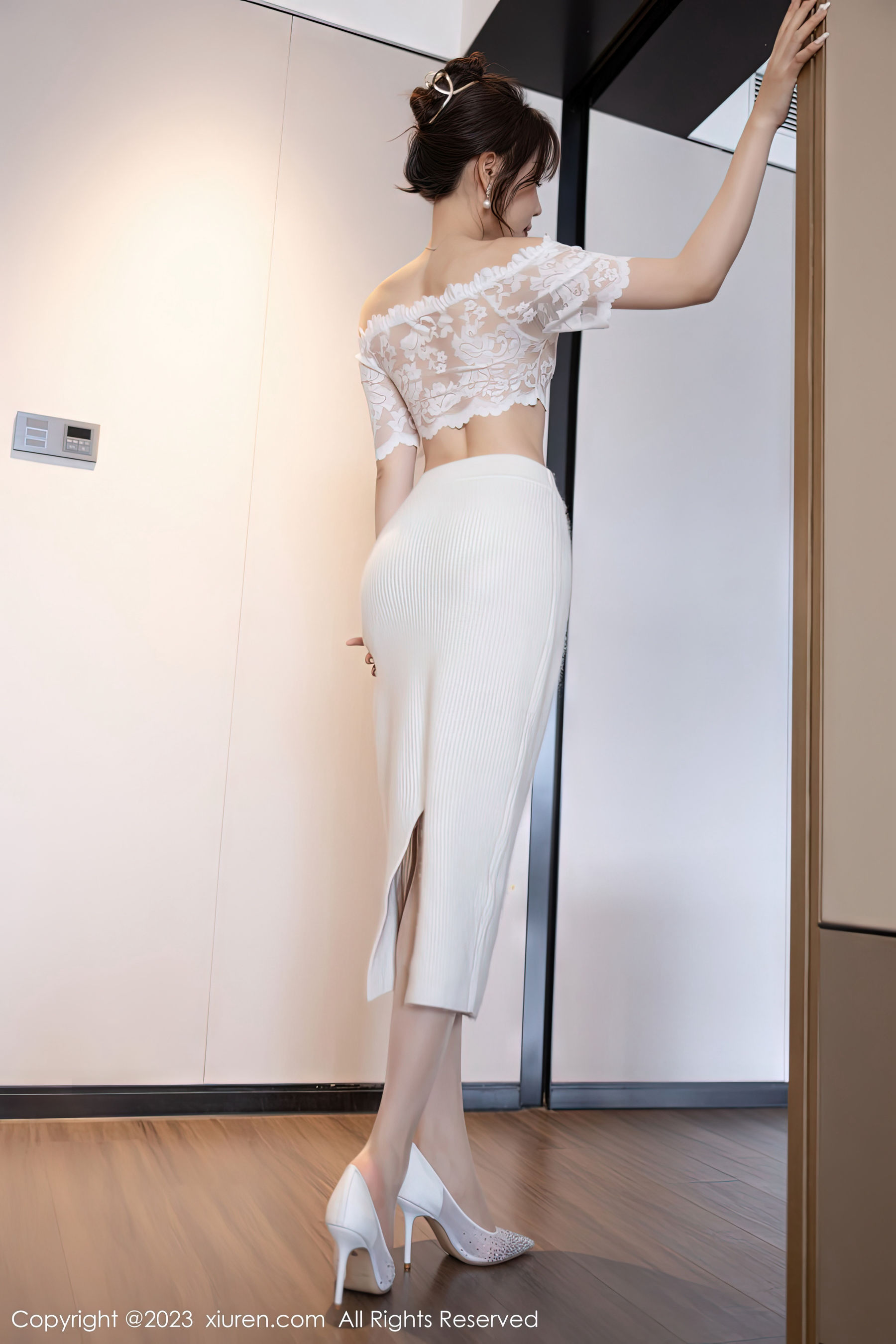 [秀人XiuRen] No.6132 徐莉芝Booty