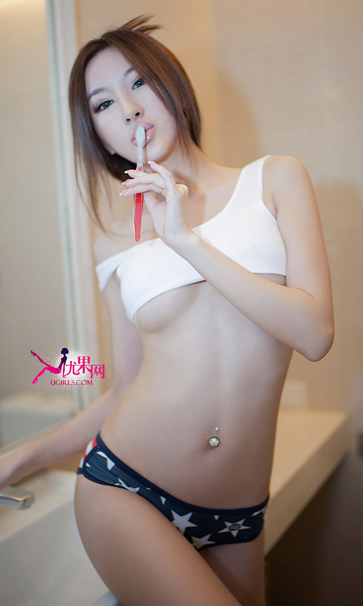 诗朵雅《蜂腰翘臀 娇俏可人》 [爱尤物Ugirls] No.008