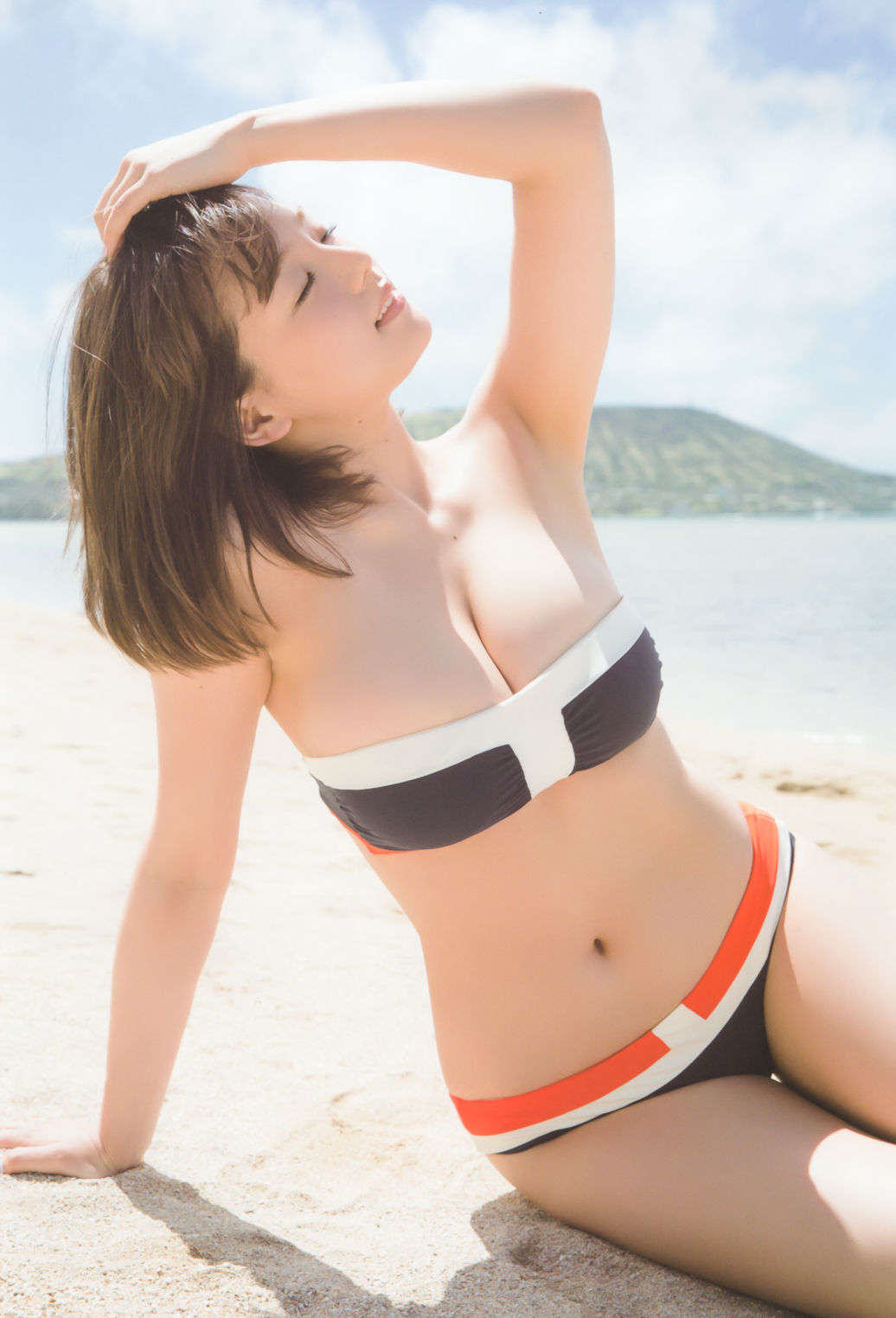 [photobook] Ai Shinozaki 篠崎愛 - Mugen 夢幻