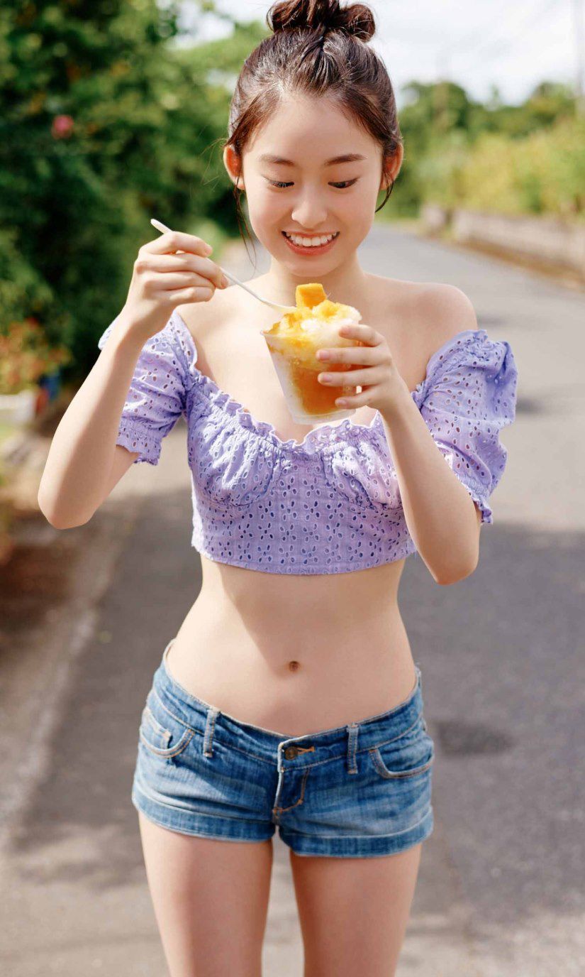 [photobook] Ayaka Imoto 井本彩花「ヒロインは凛として美しい17歳。」