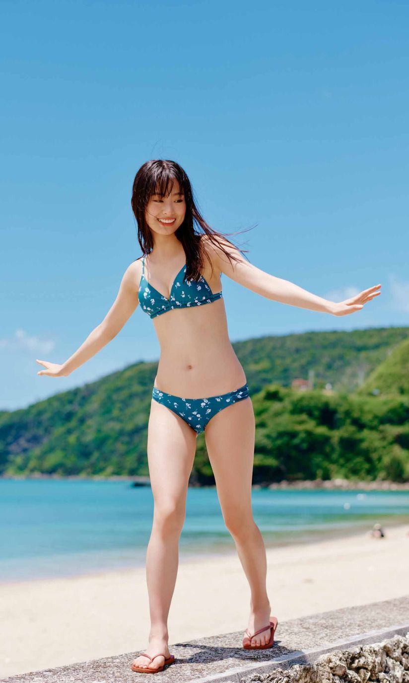 [photobook] Ayaka Imoto 井本彩花「ヒロインは凛として美しい17歳。」