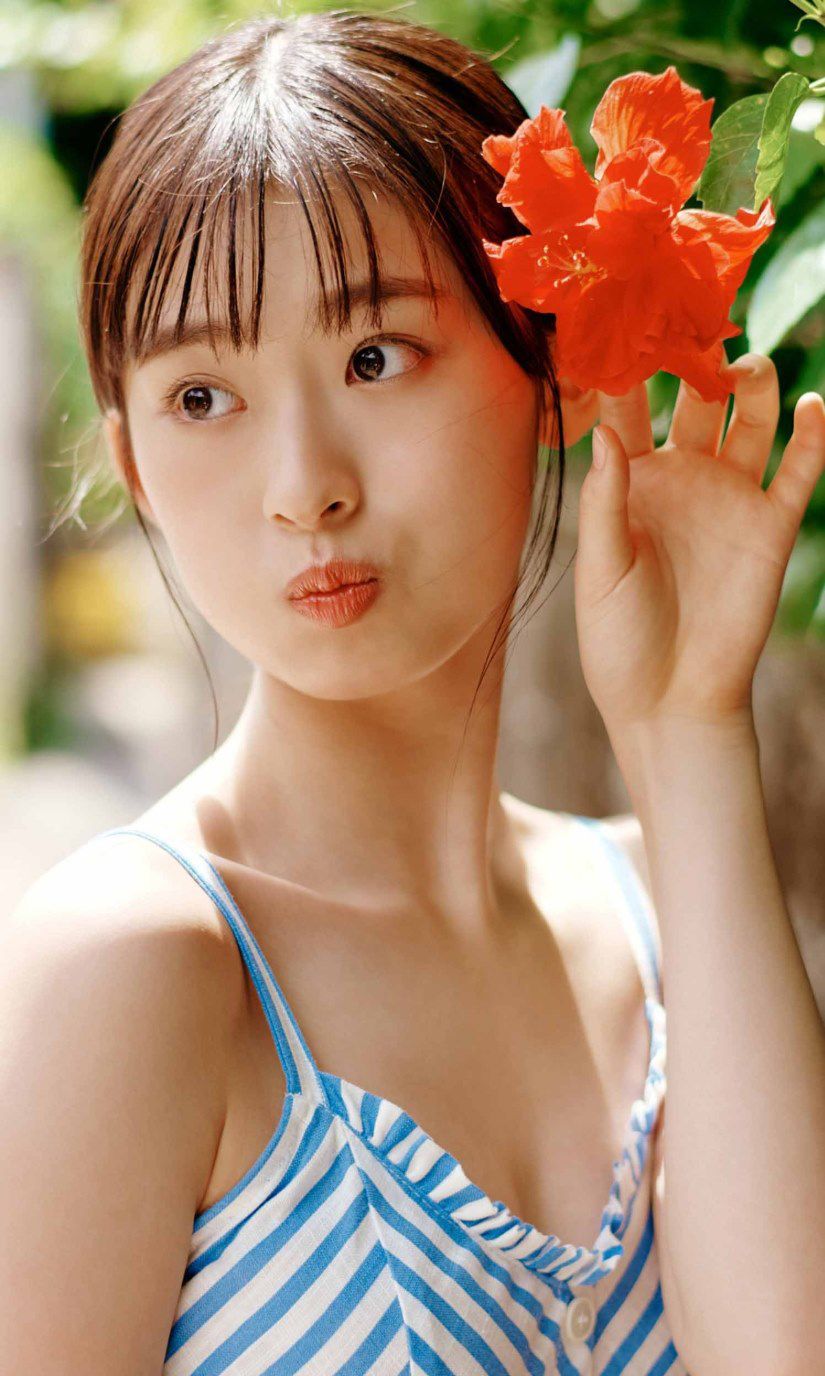 [photobook] Ayaka Imoto 井本彩花「ヒロインは凛として美しい17歳。」