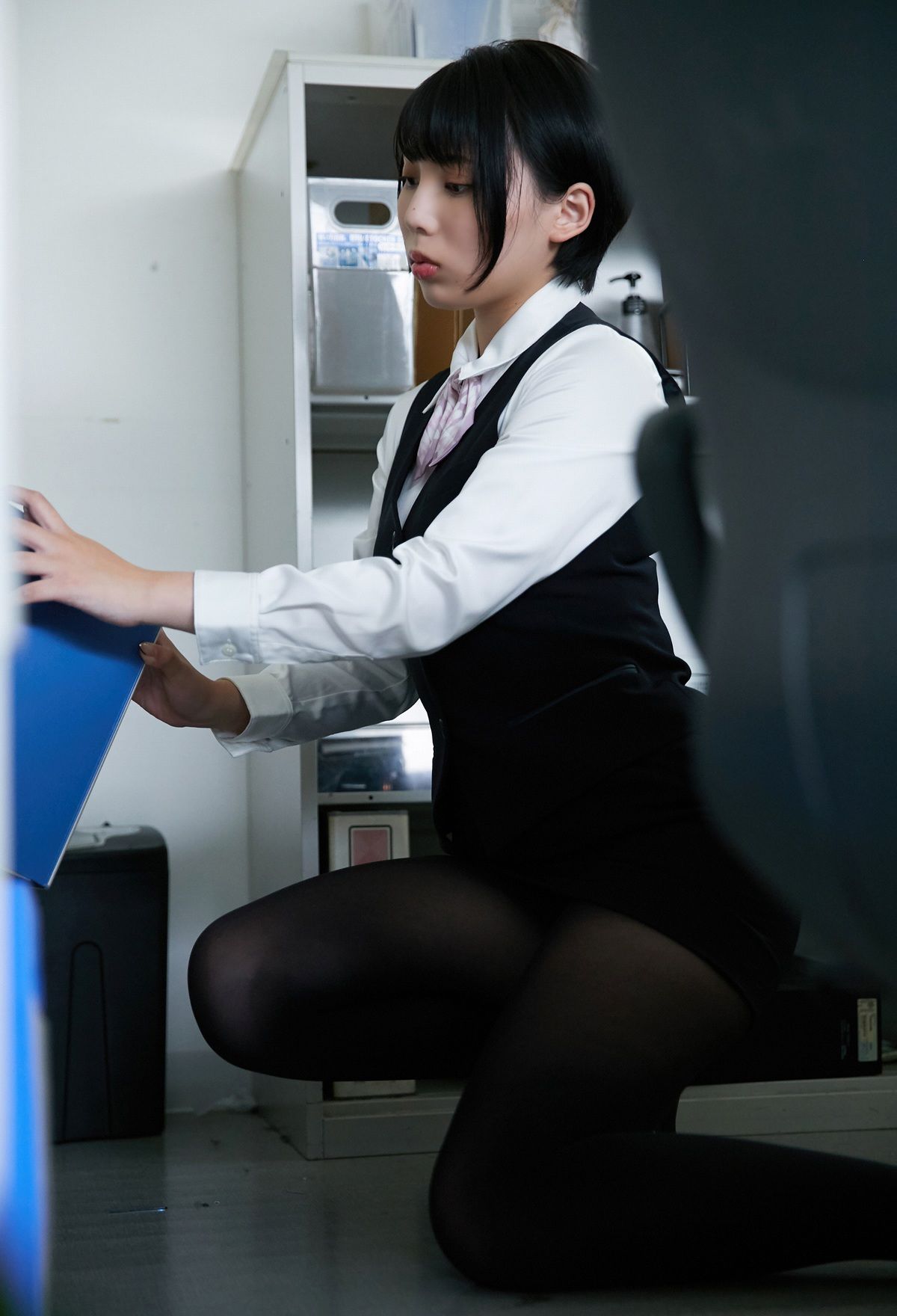 [photobook] Kaoru Yasui 安位薫 - A new employee Yasui-san 新入社員の安位さん