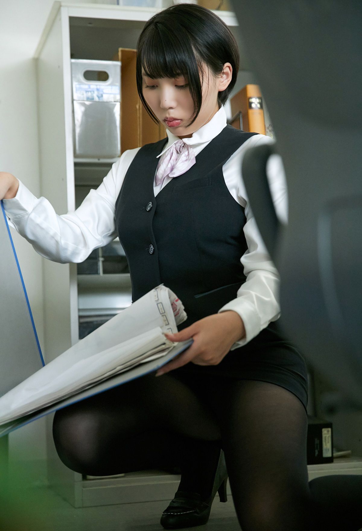 [photobook] Kaoru Yasui 安位薫 - A new employee Yasui-san 新入社員の安位さん