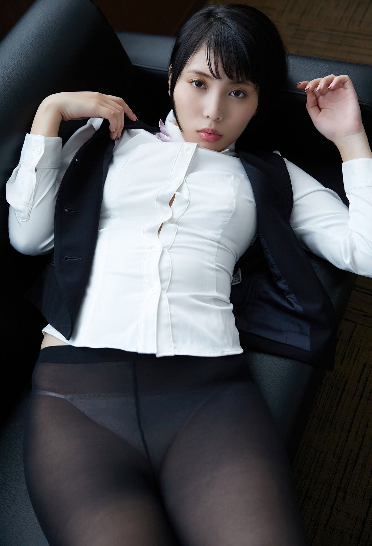 [photobook] Kaoru Yasui 安位薫 - A new employee Yasui-san 新入社員の安位さん