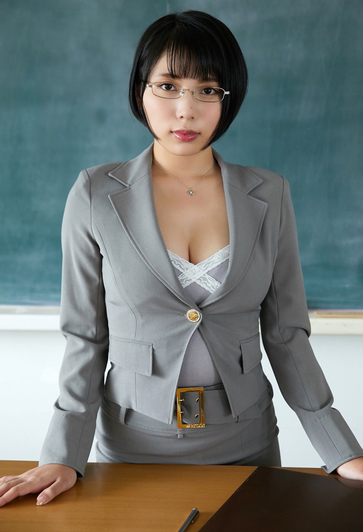 [photobook] Kaoru Yasui 安位薫 - Homeroom teacher Yasui 担任の安位先生
