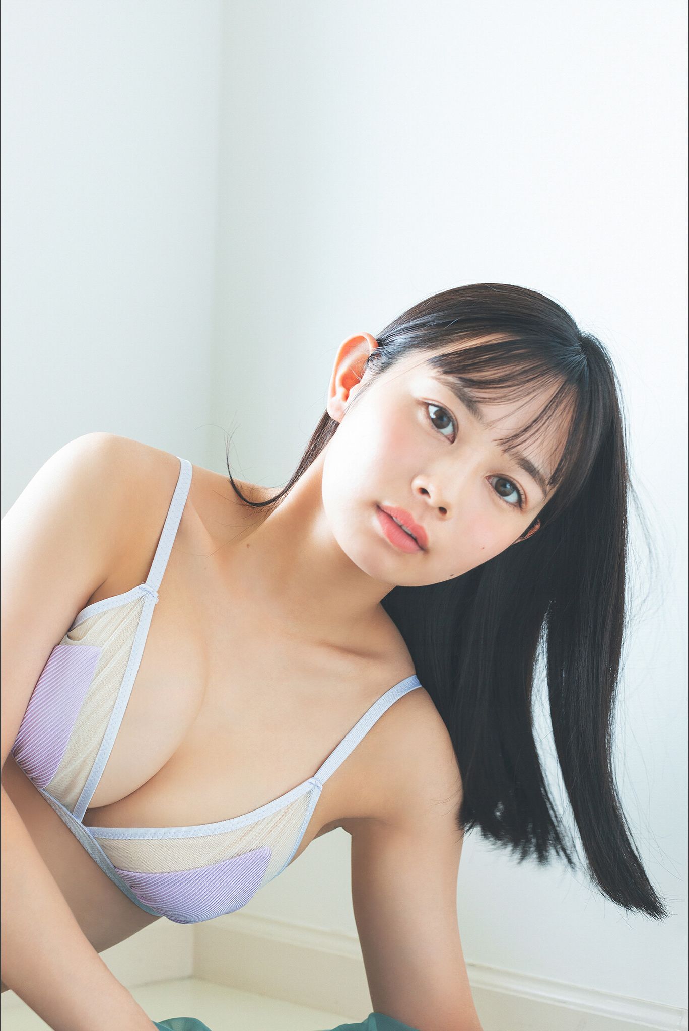 [photobook] ＃ババババンビ 近藤沙瑛子「Pure purple」FRIDAYデジタル写真集