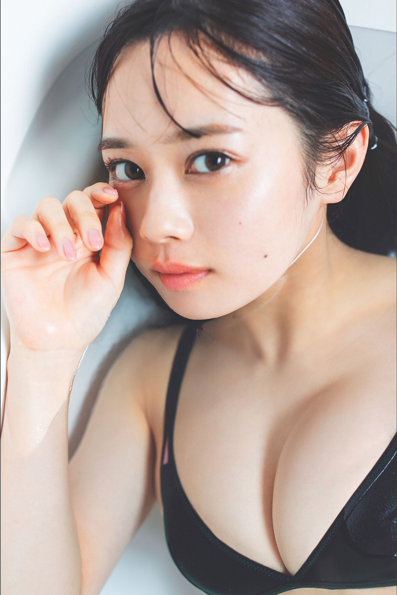 [photobook] ＃ババババンビ 近藤沙瑛子「Pure purple」FRIDAYデジタル写真集