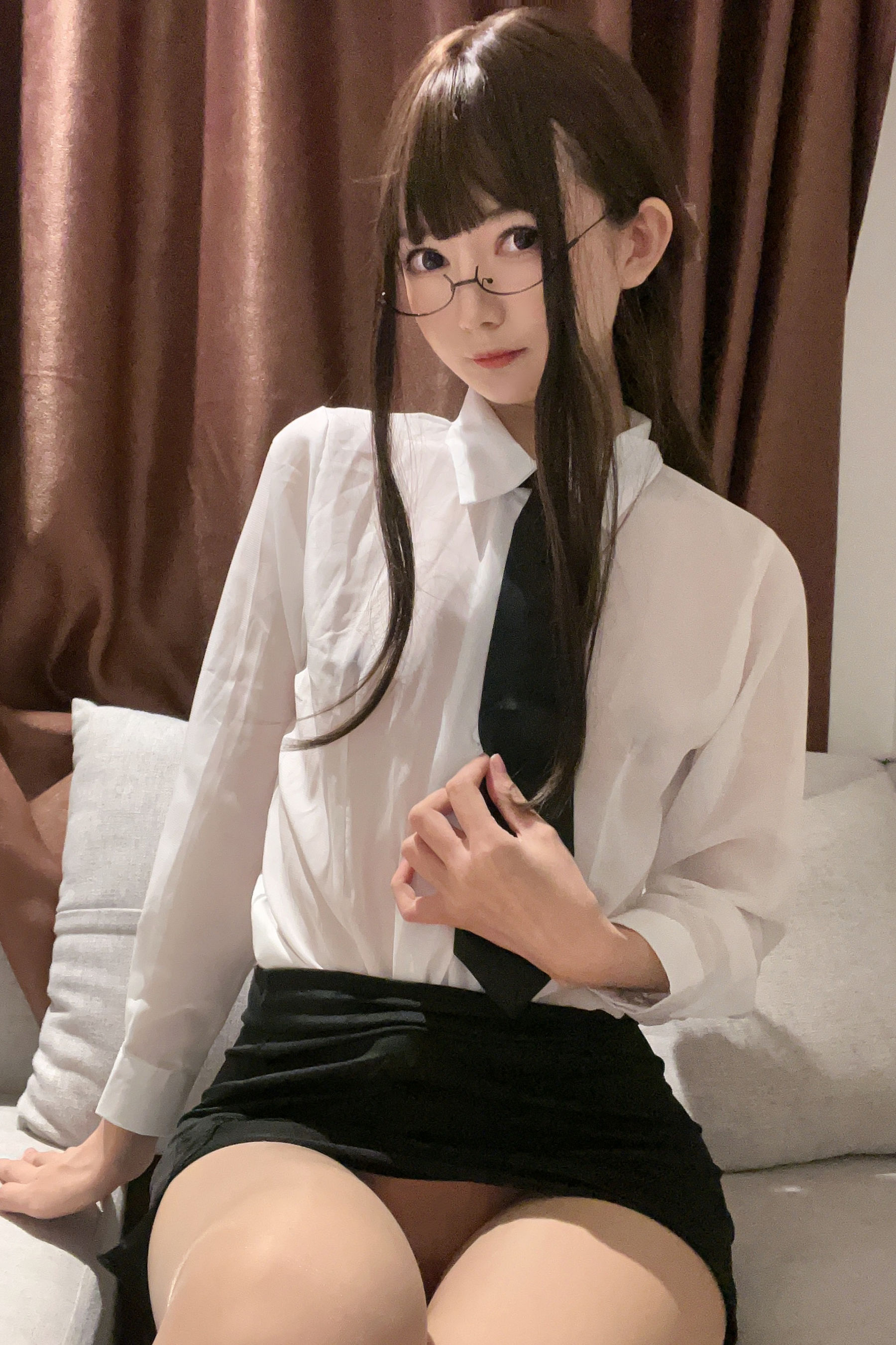 [福利COS] 51酱 - 真空无内肉丝
