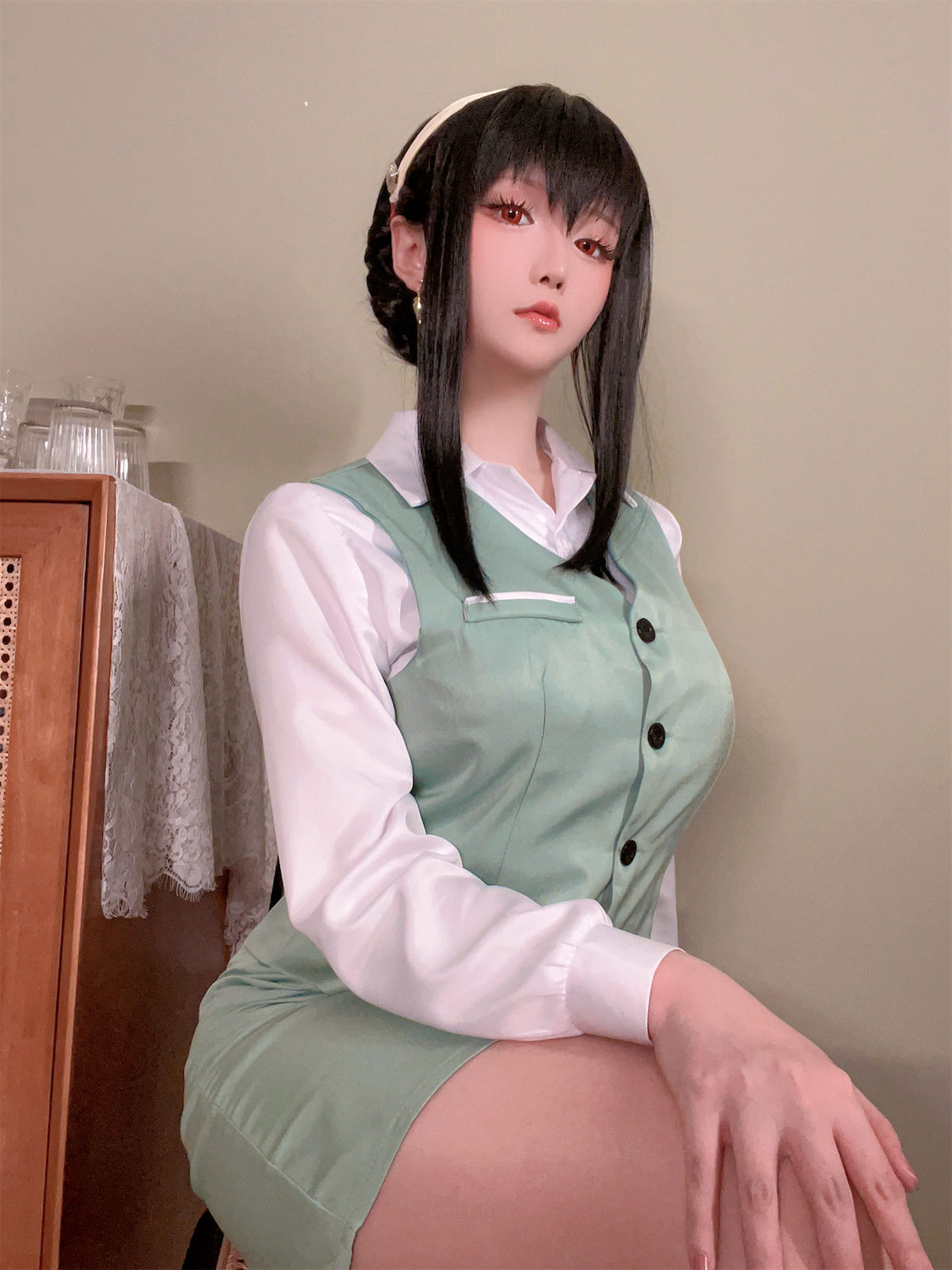 [福利COS] Coser小姐姐星之迟迟 - 圣诞节 约尔 OL制服