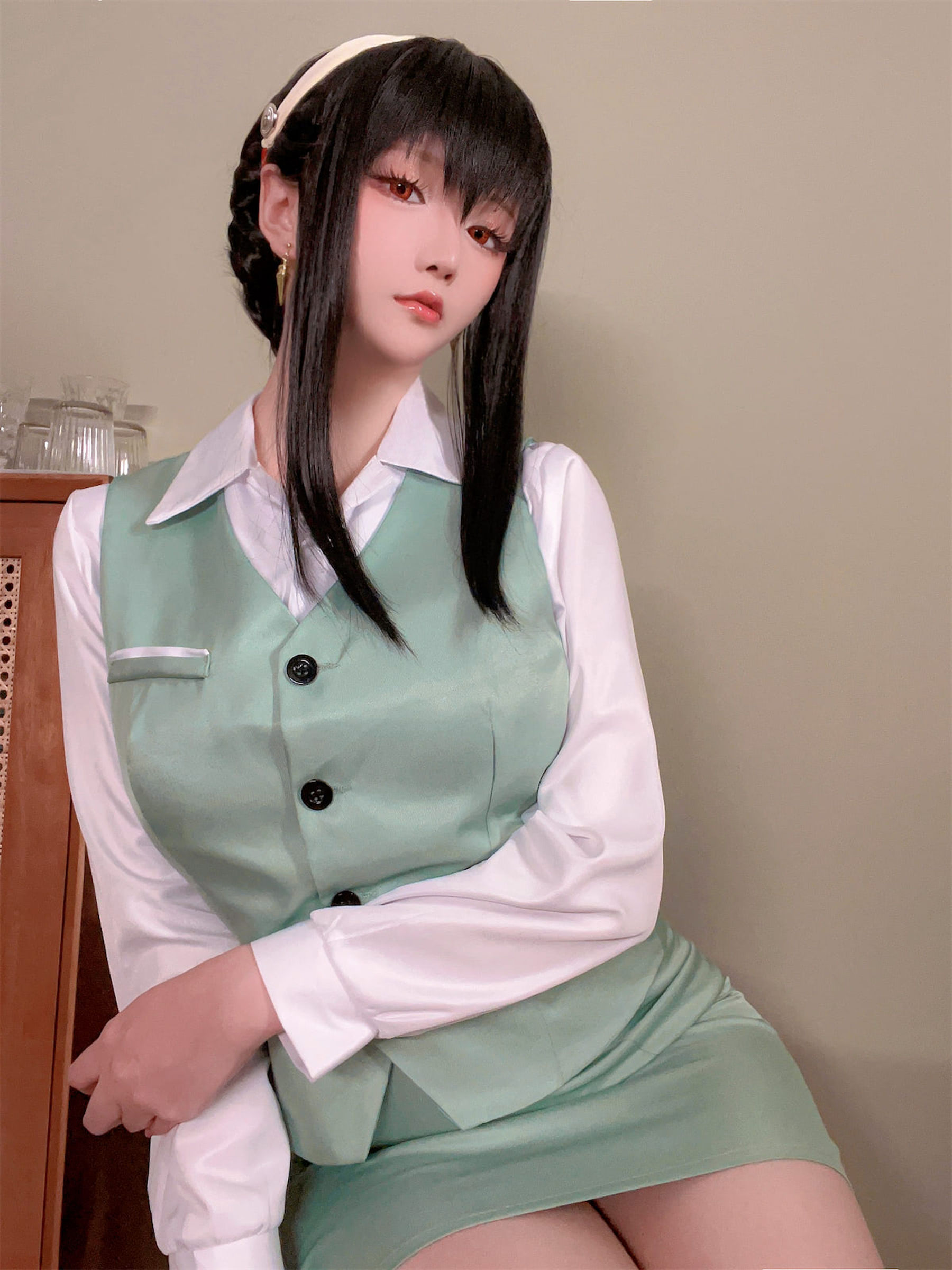 [福利COS] Coser小姐姐星之迟迟 - 圣诞节 约尔 OL制服
