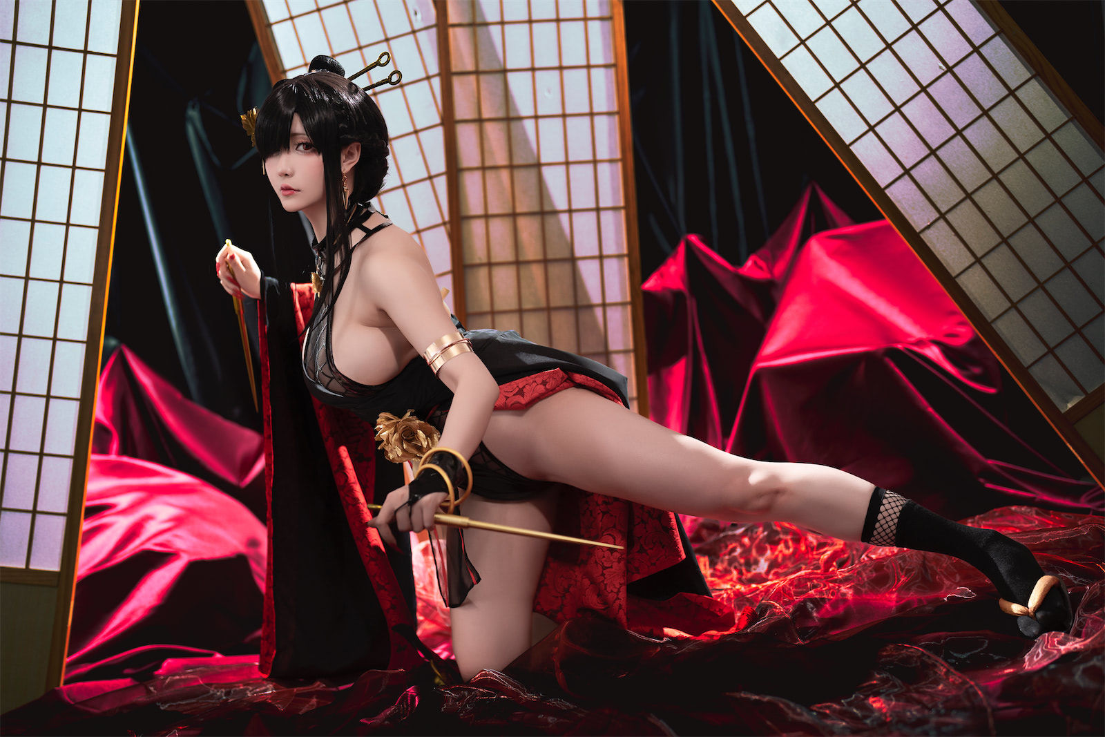 [福利COS] Coser小姐姐星之迟迟 - 圣诞节 约尔 同人和风战斗服