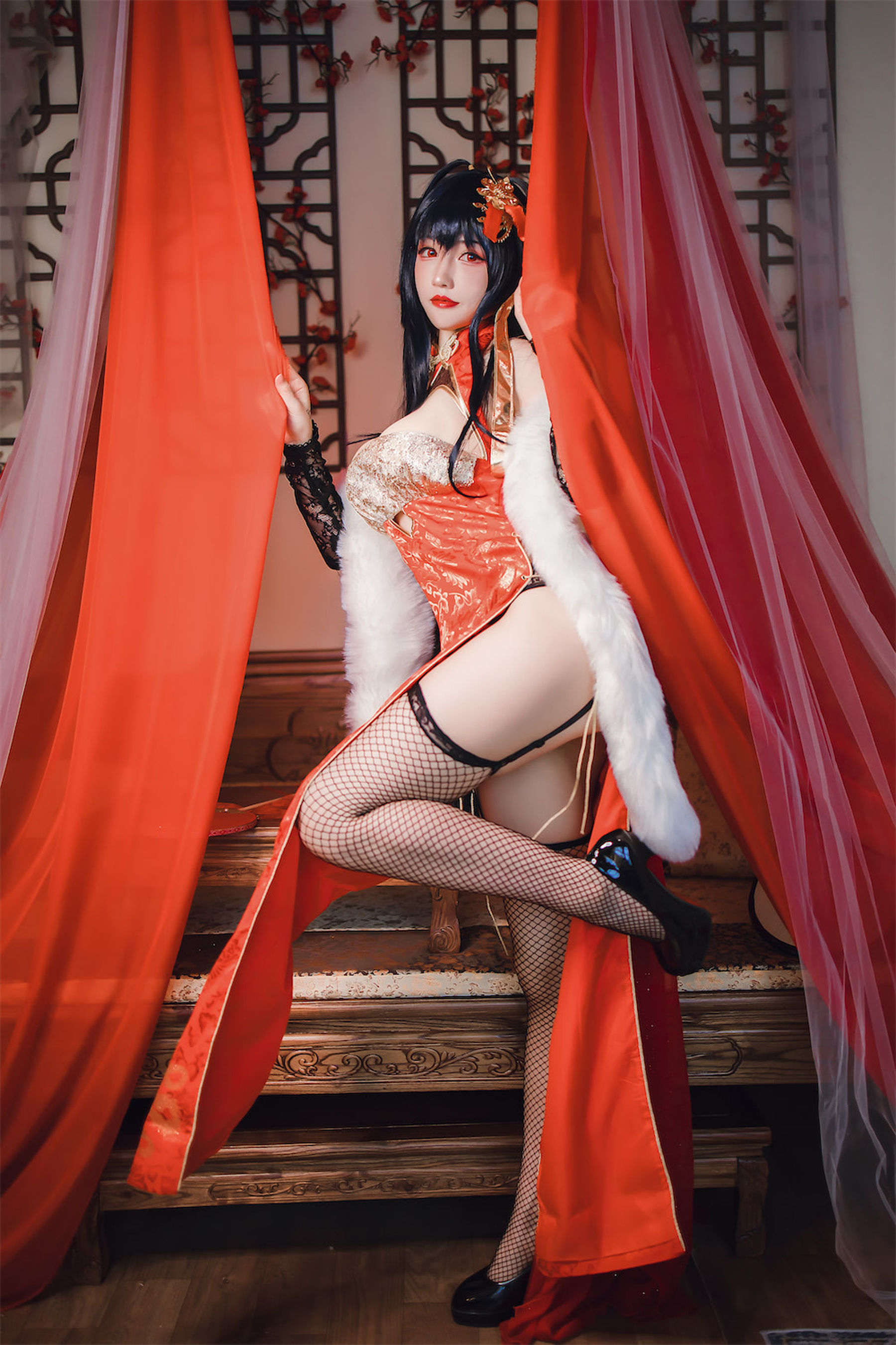 [福利COS] Coser衣衣 - 碧蓝航线 大凤旗袍
