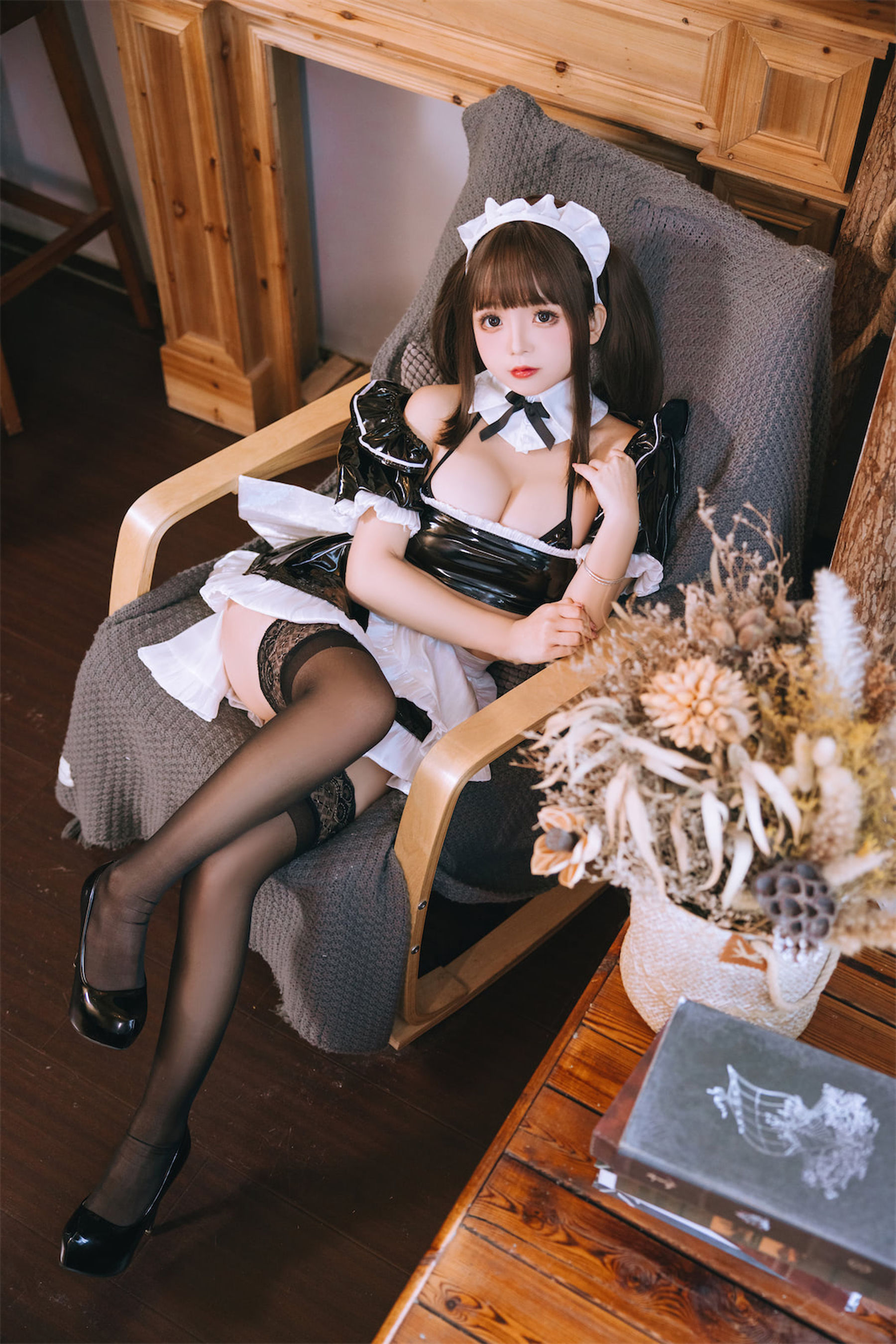 [福利COS] Cosplay日奈娇 - 皮质女仆