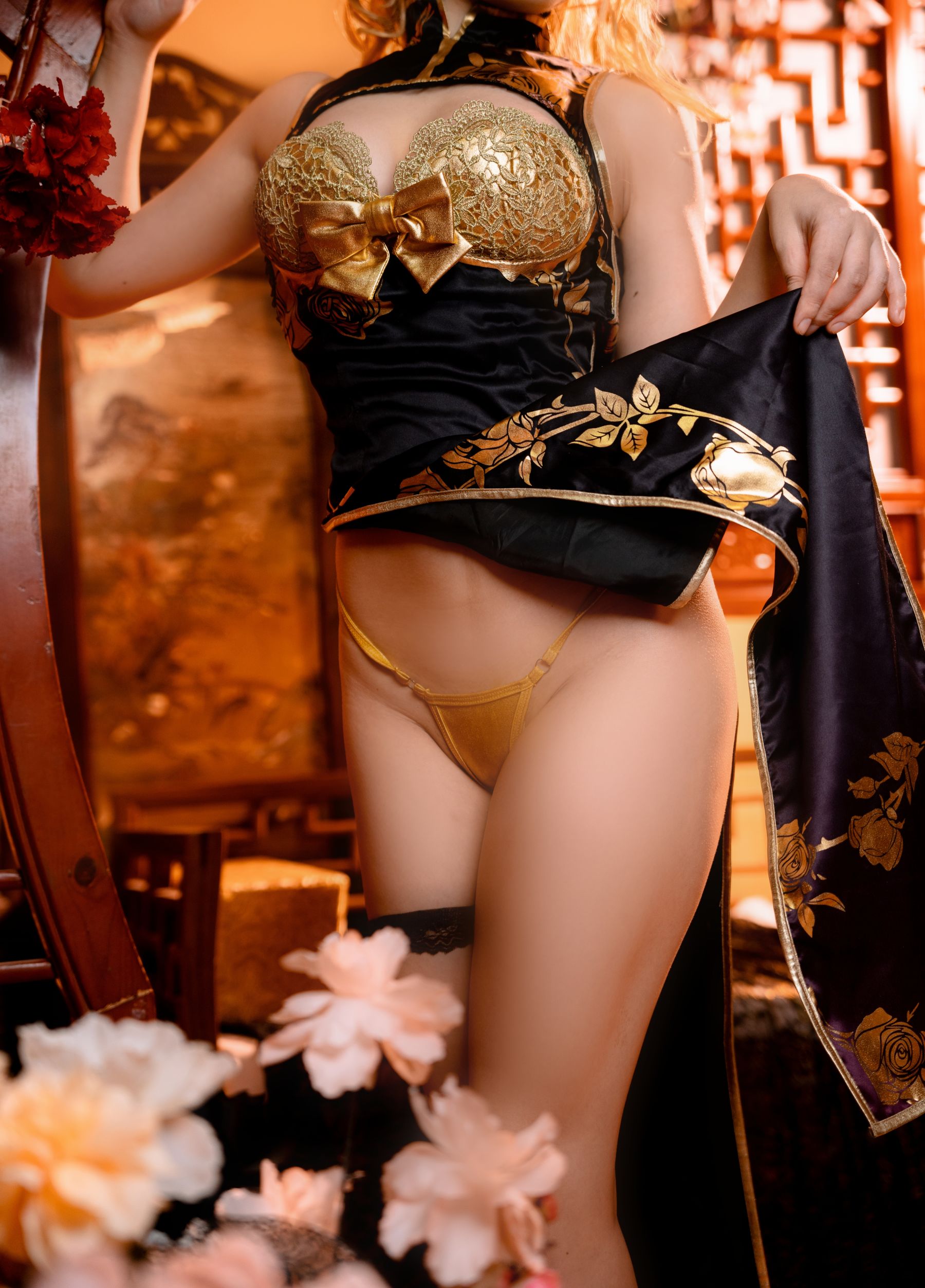 [福利COS] 七七娜娜子 - 金莲