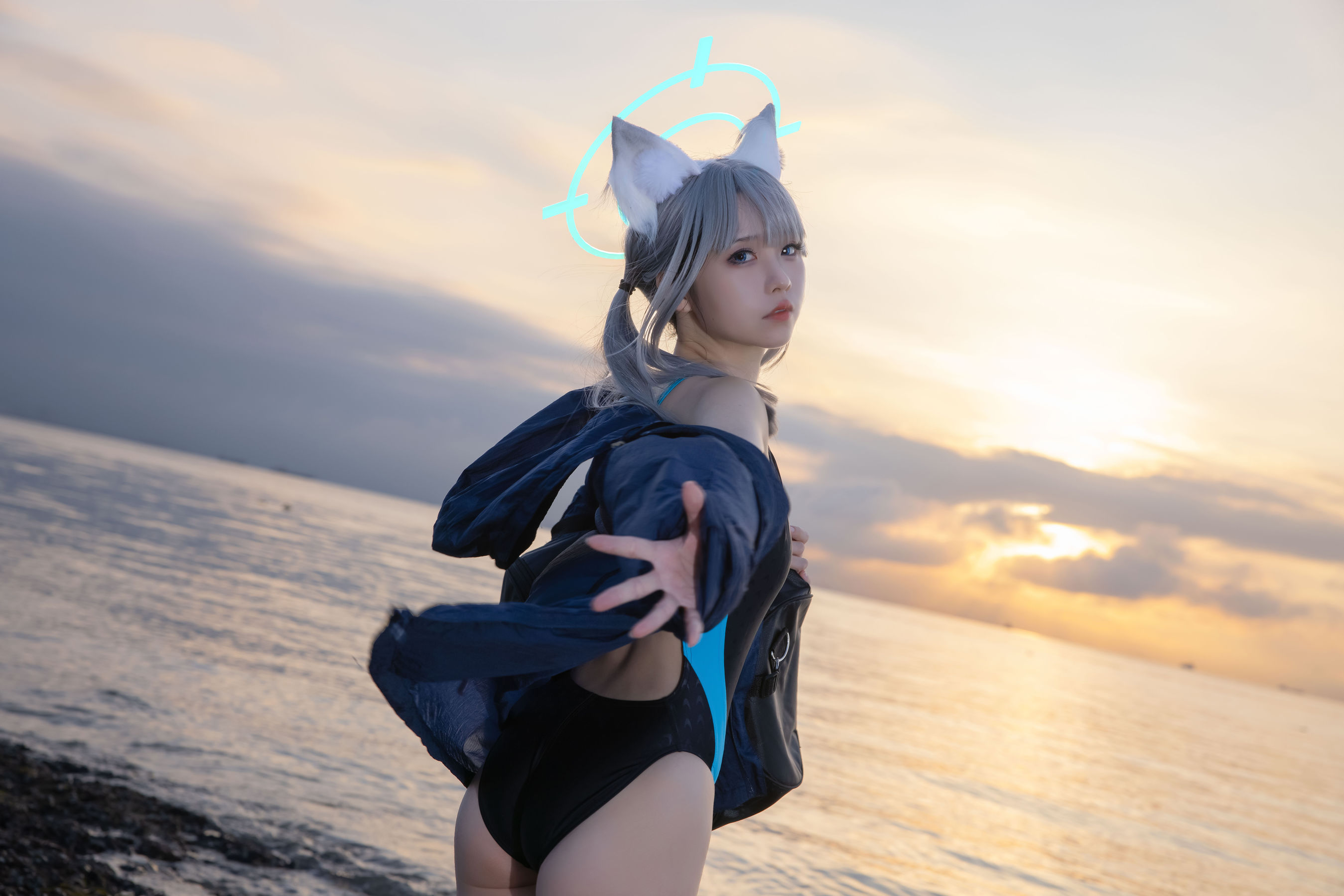 [福利COS] 动漫博主G44不会受伤 - 碧蓝档案 砂狼白子泳装