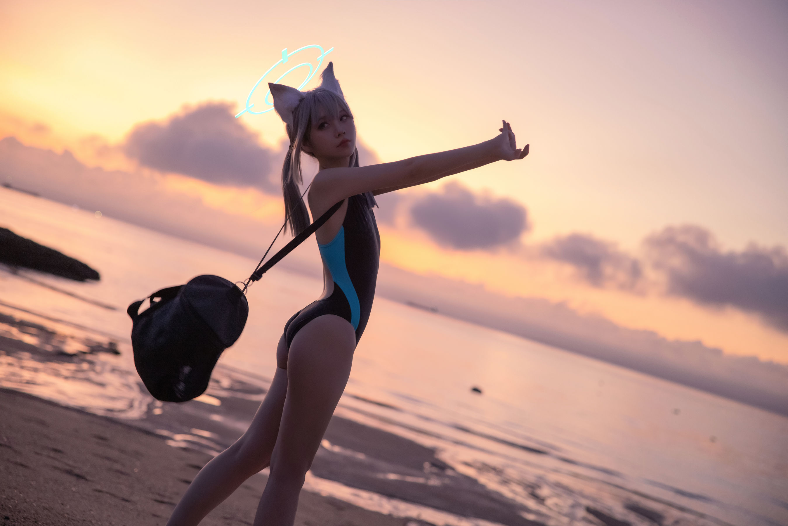 [福利COS] 动漫博主G44不会受伤 - 碧蓝档案 砂狼白子泳装