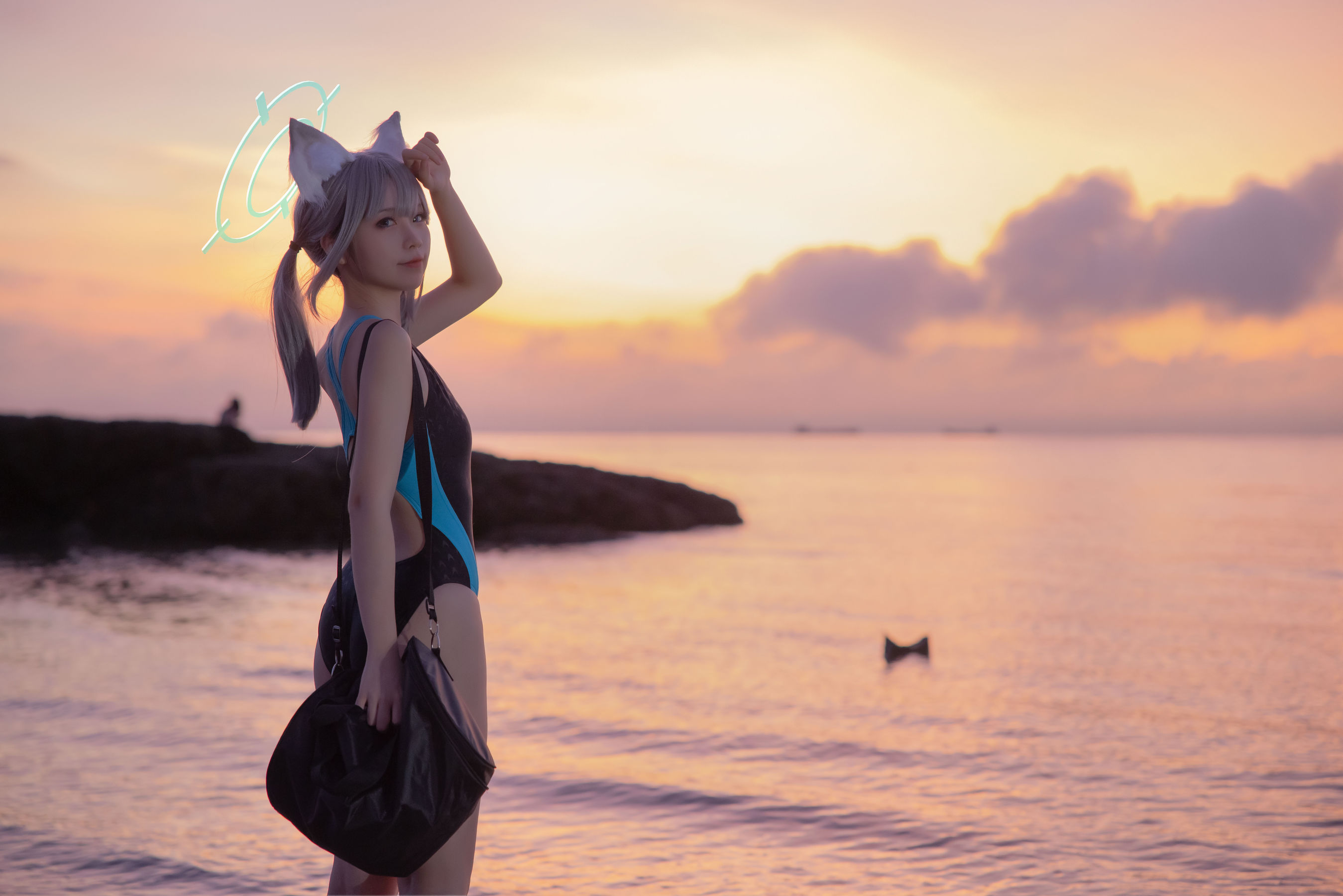 [福利COS] 动漫博主G44不会受伤 - 碧蓝档案 砂狼白子泳装