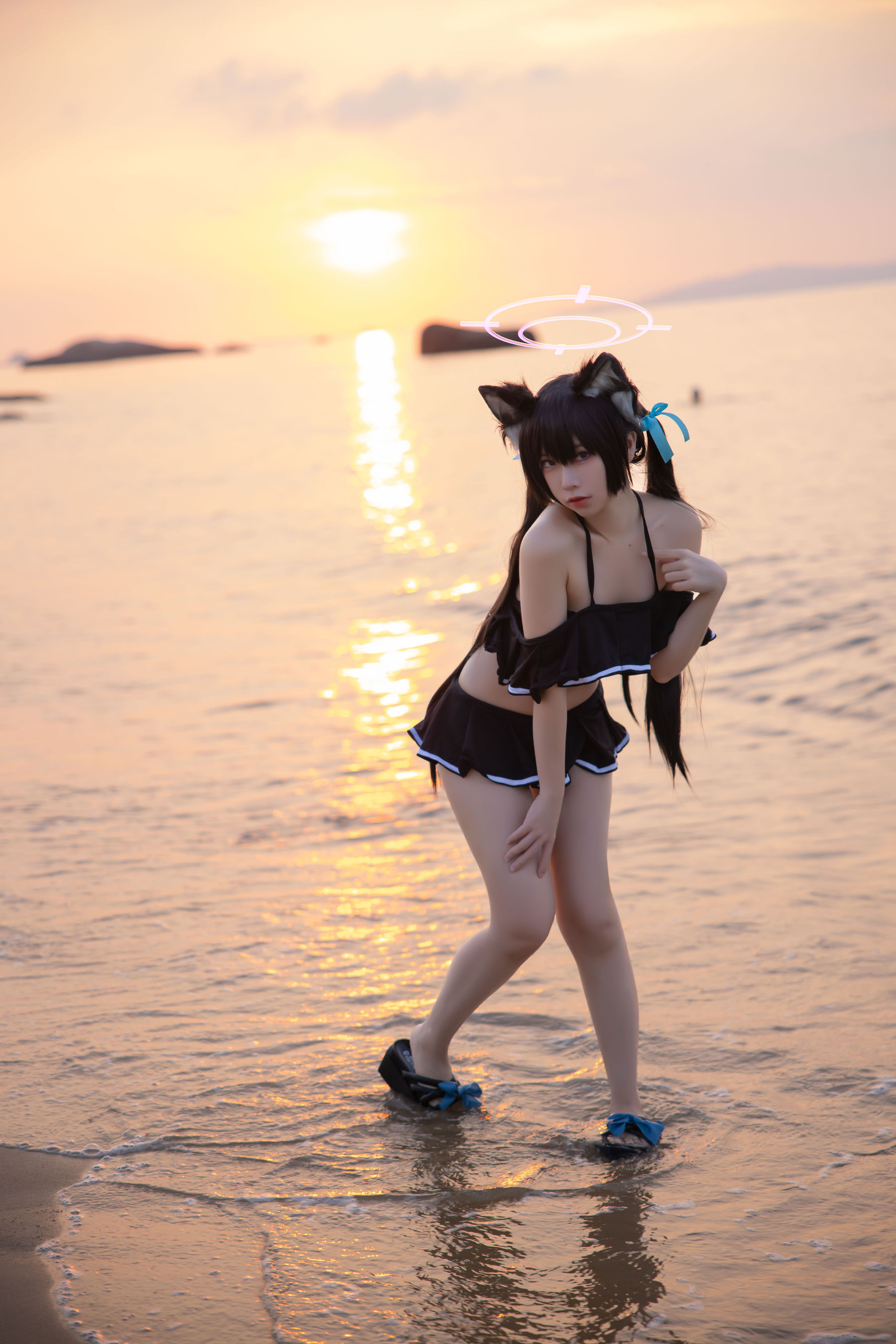[福利COS] 动漫博主G44不会受伤 - 碧蓝档案 黑見芹香 海边泳装