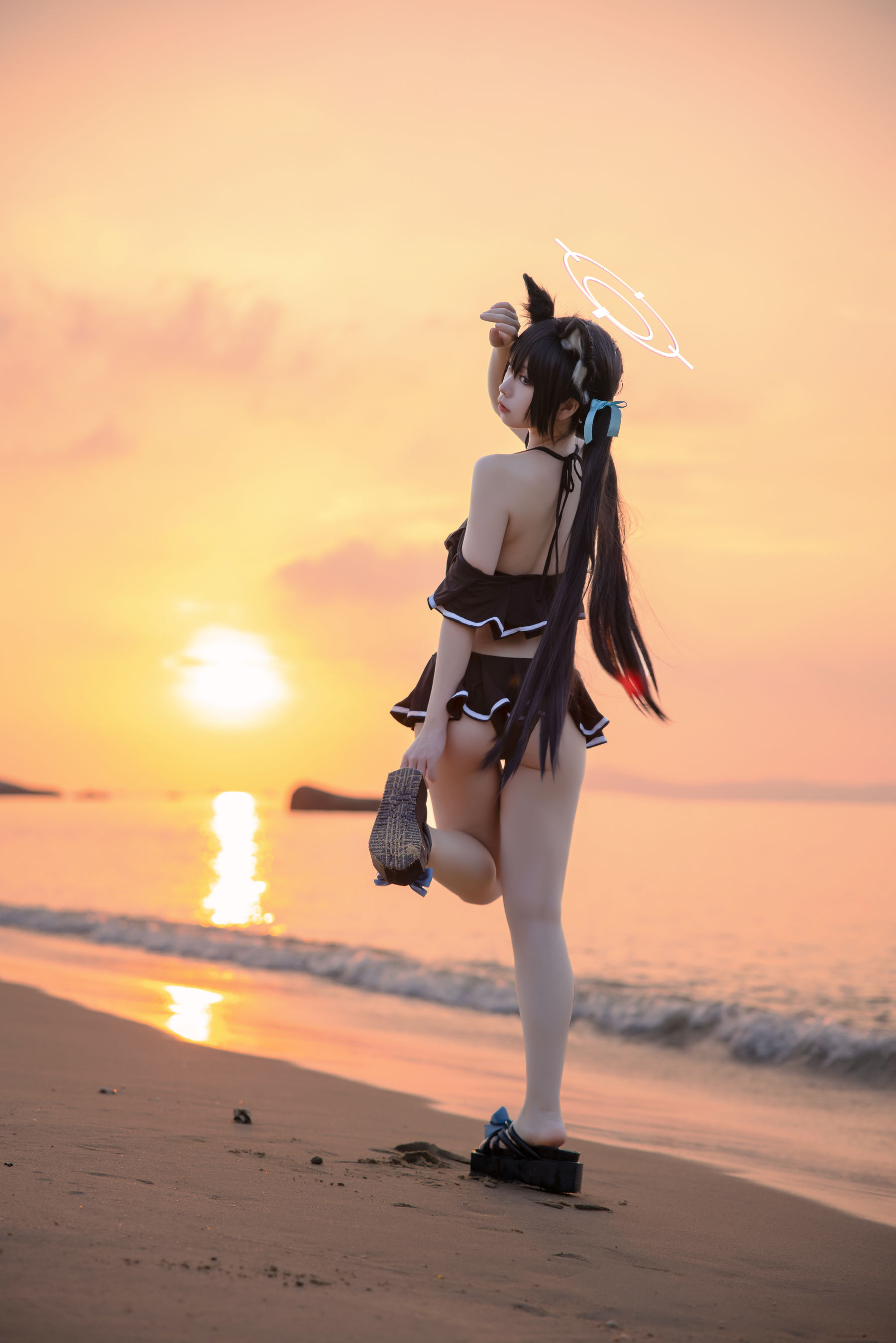[福利COS] 动漫博主G44不会受伤 - 碧蓝档案 黑見芹香 海边泳装