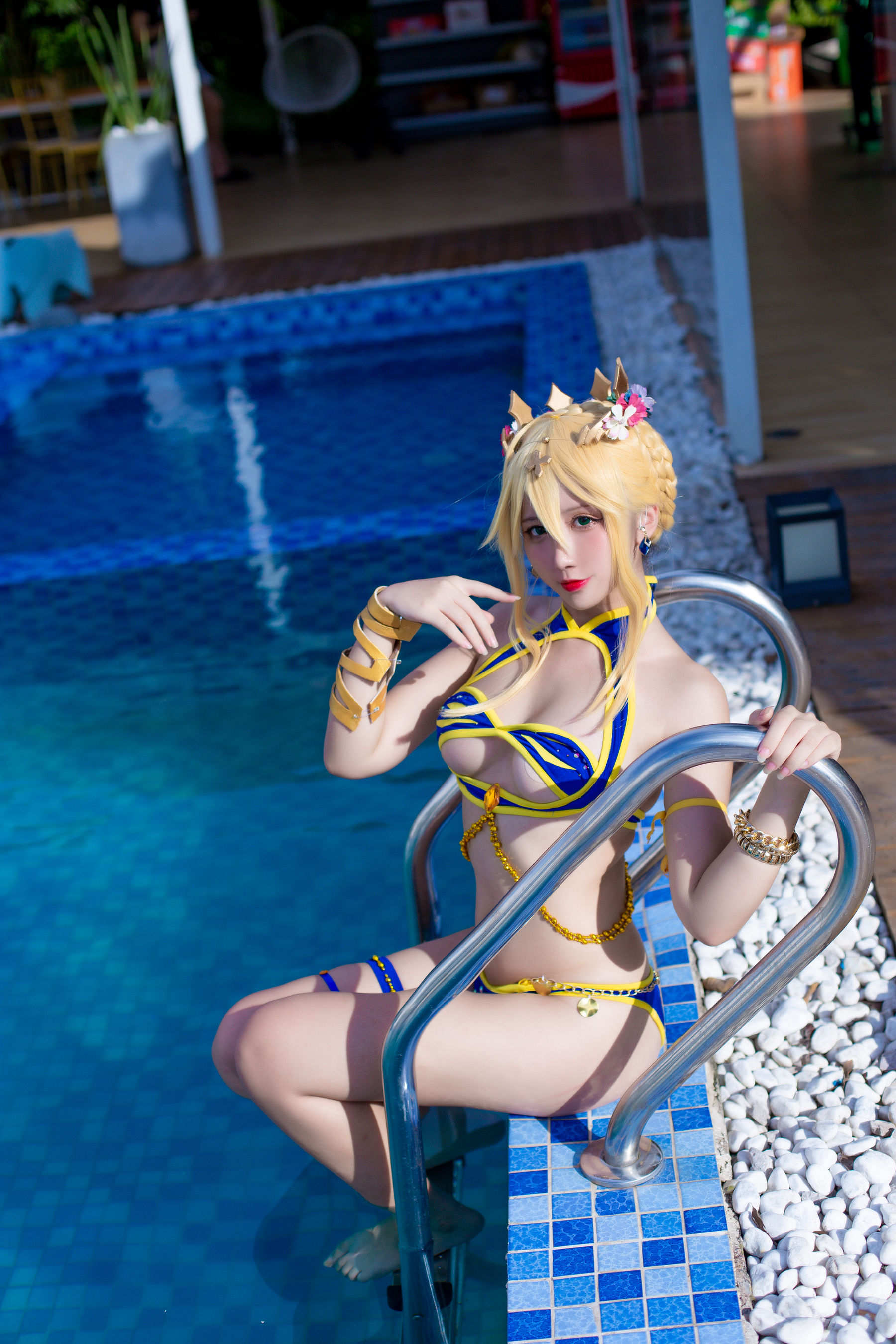 [福利COS] 动漫博主九曲Jean - 白枪呆同人泳装