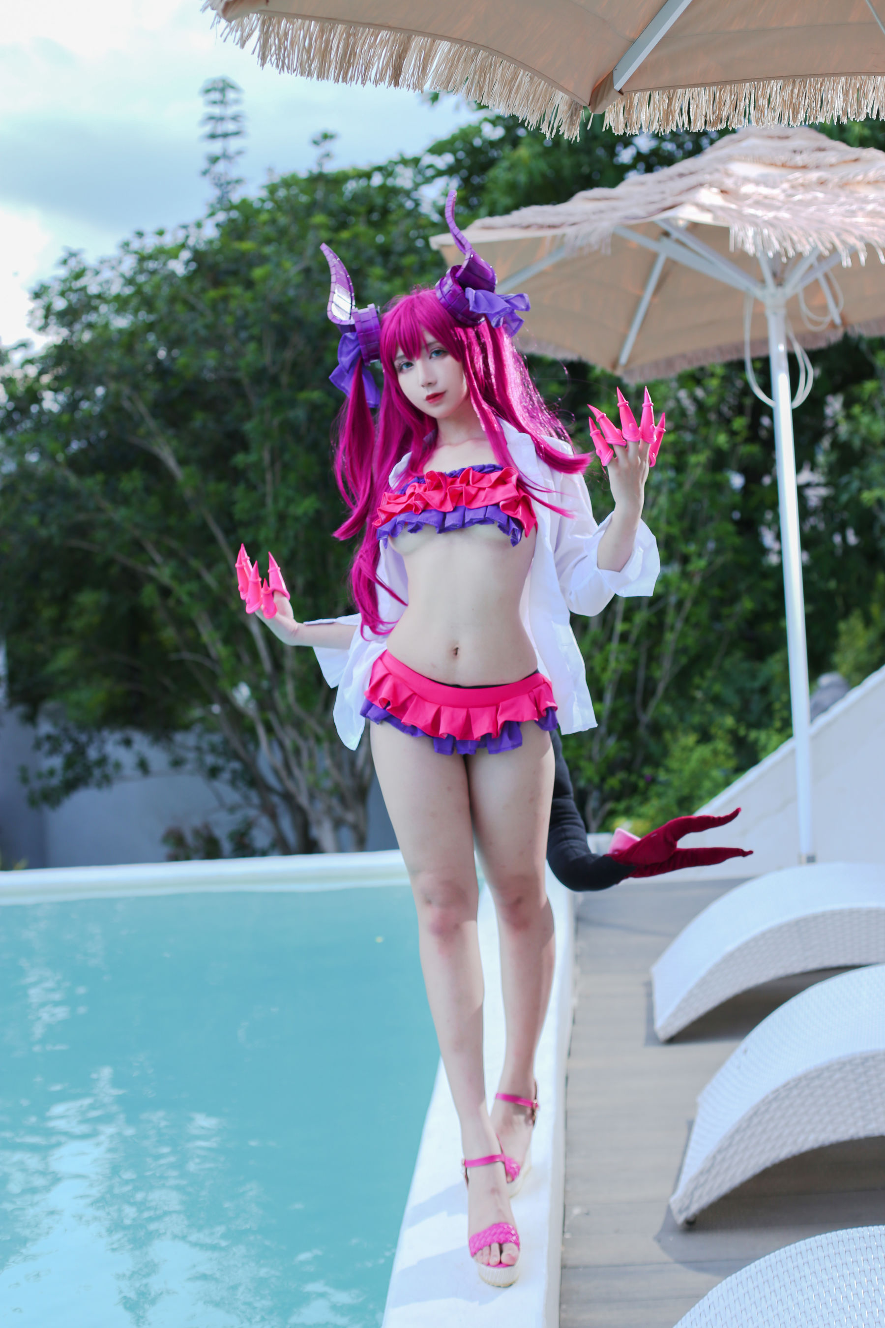 [福利COS] 动漫博主九曲Jean - 龙娘泳装