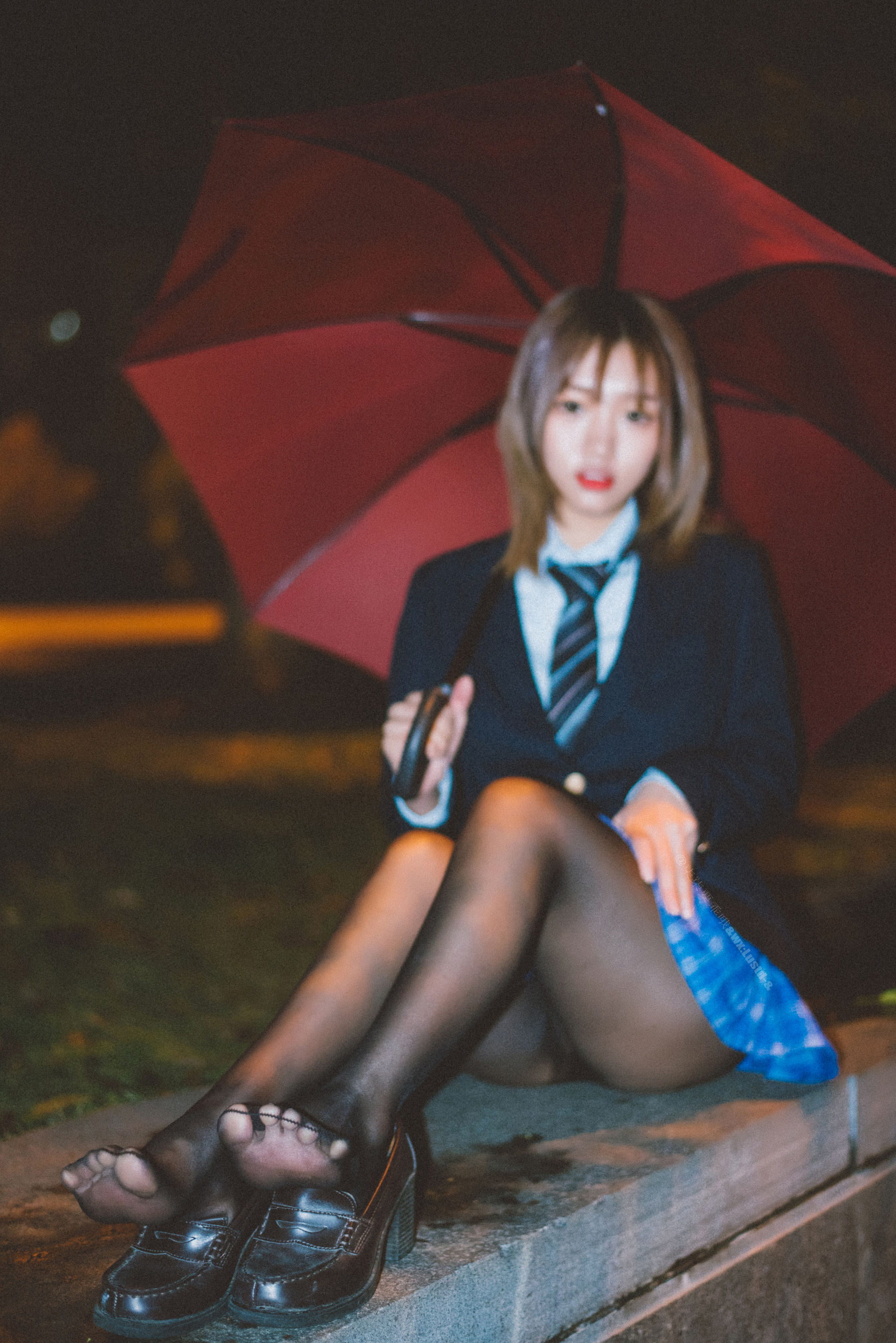 [福利COS] 动漫博主柒柒要乖哦 - 深夜公园JK